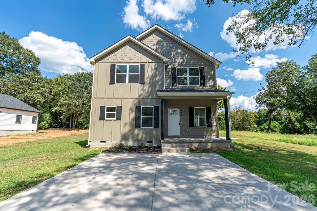 1402 N Modena Street Property Photo 2