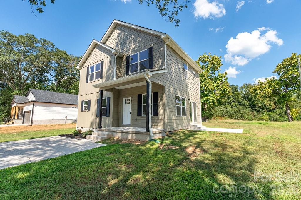 1402 N Modena Street Property Photo 3
