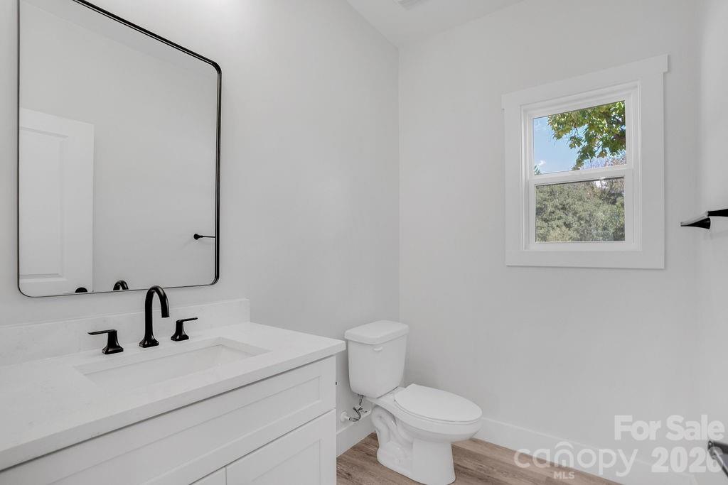 1402 N Modena Street Property Photo 10