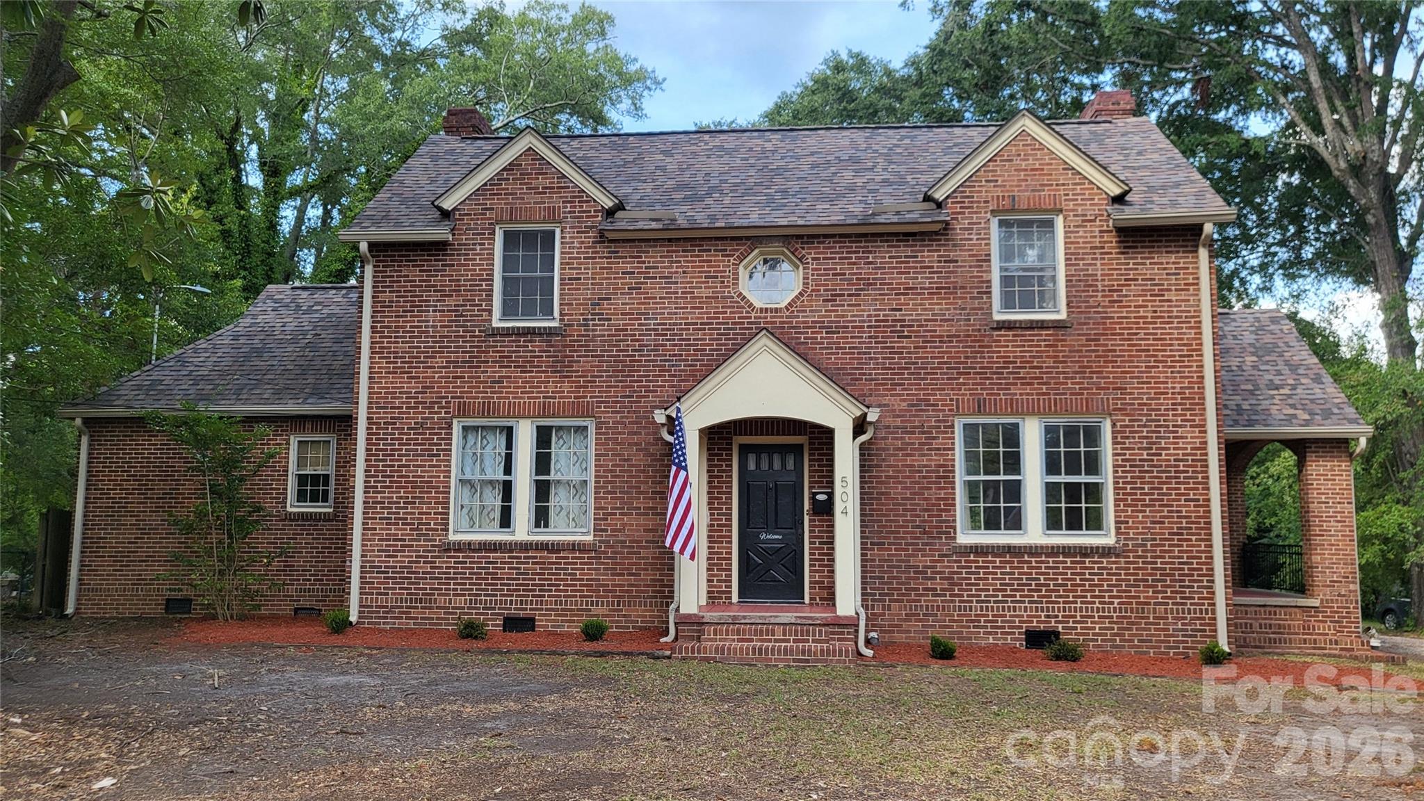 504 Chesterfield Avenue Property Photo 1