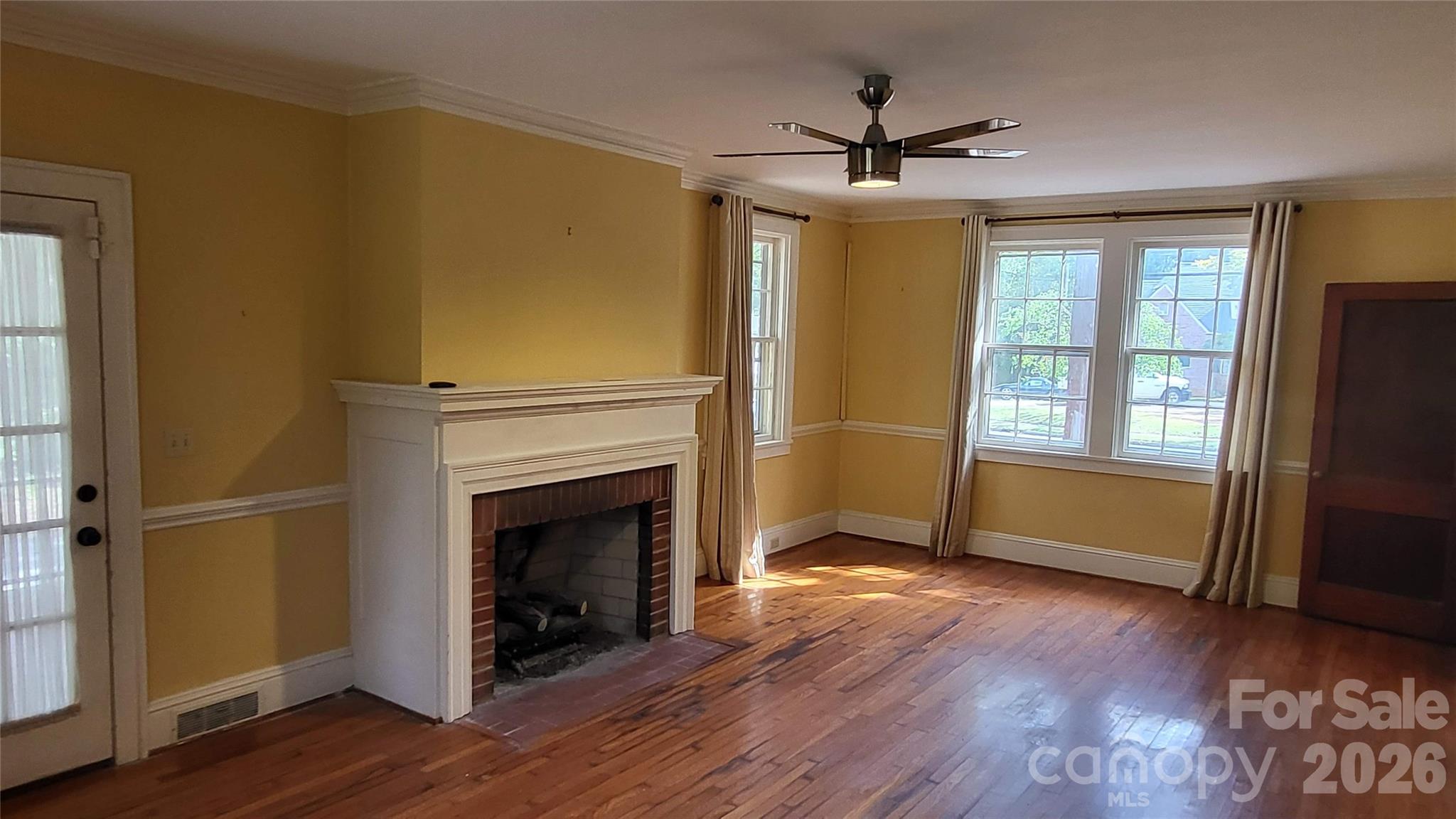 504 Chesterfield Avenue Property Photo 2