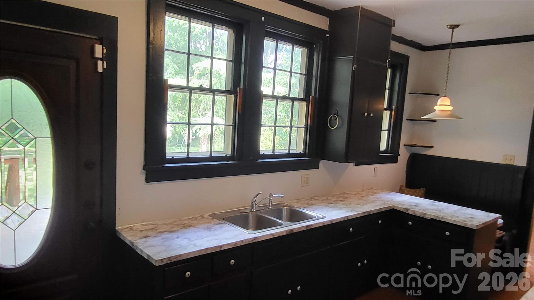 504 Chesterfield Avenue Property Photo 6