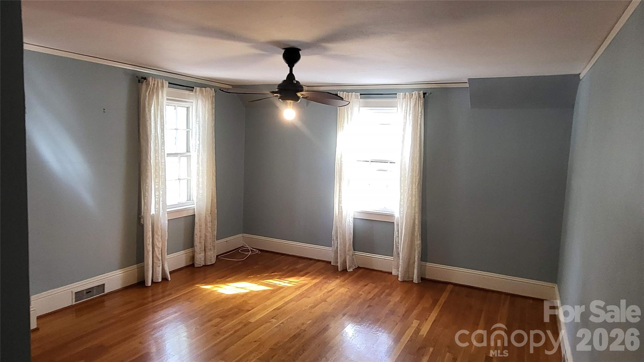 504 Chesterfield Avenue Property Photo 12