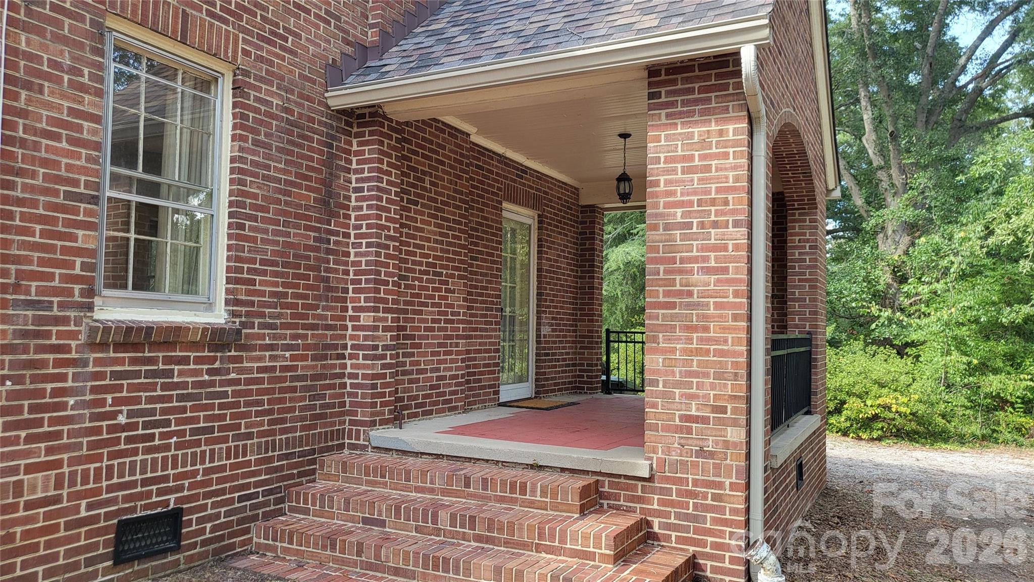 504 Chesterfield Avenue Property Photo 23