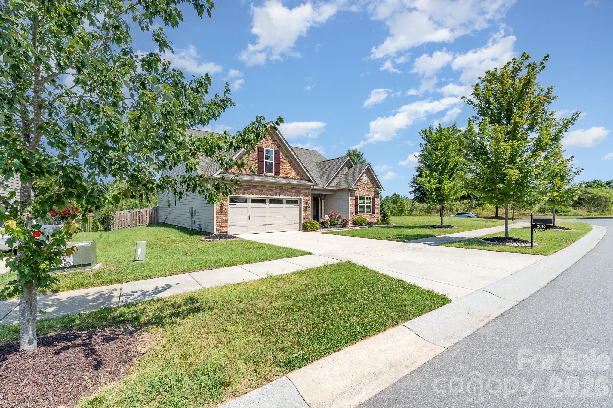 2010 Knocktree Drive Property Photo 2