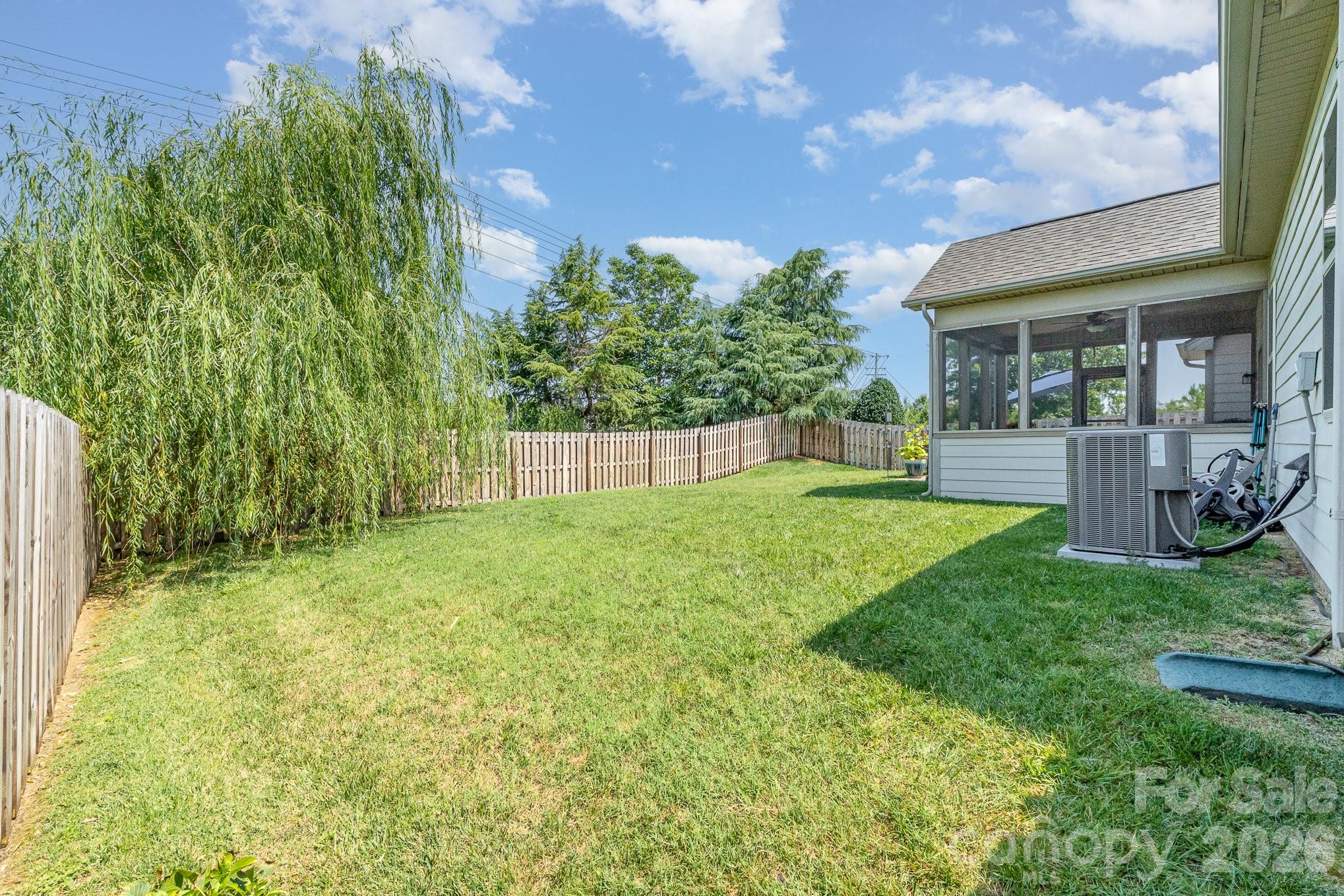 2010 Knocktree Drive Property Photo 34