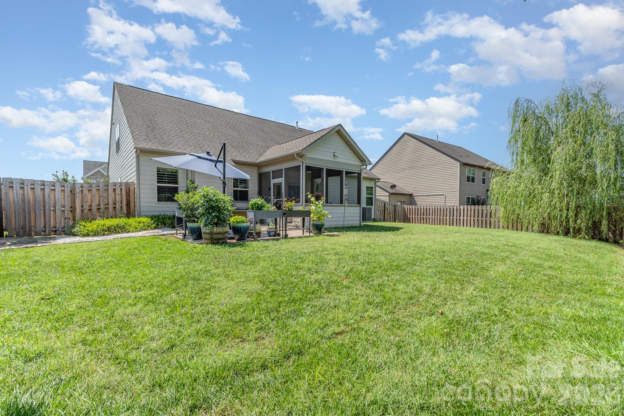 2010 Knocktree Drive Property Photo 36