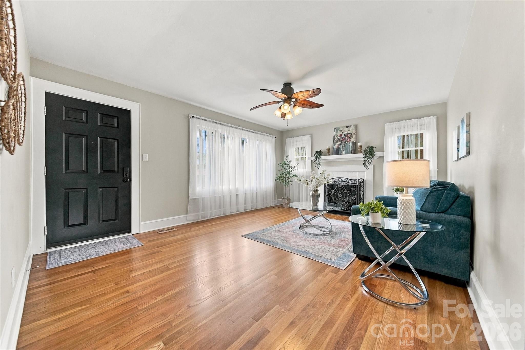 4273 Springs Road Property Photo 3