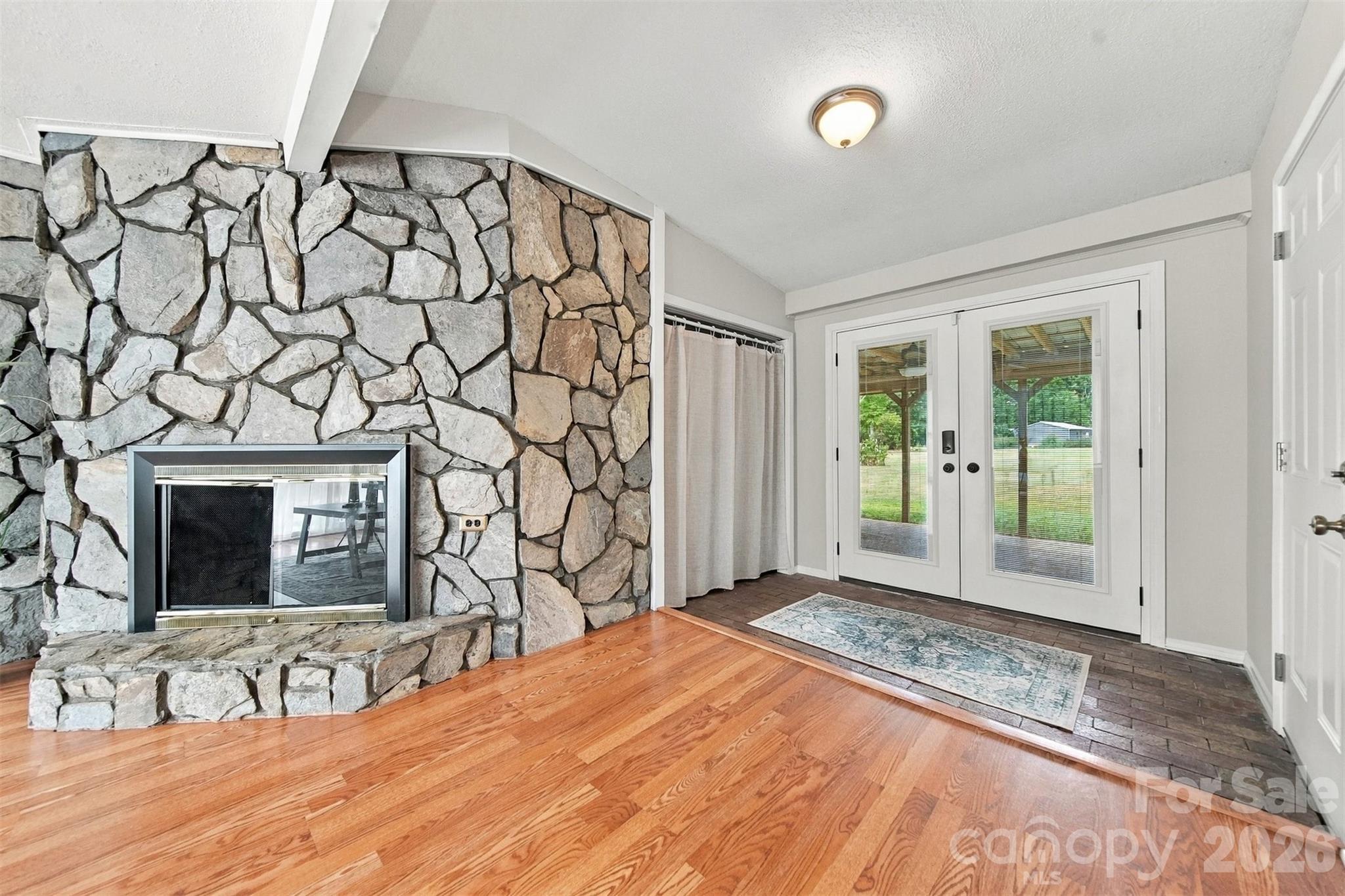 4273 Springs Road Property Photo 7