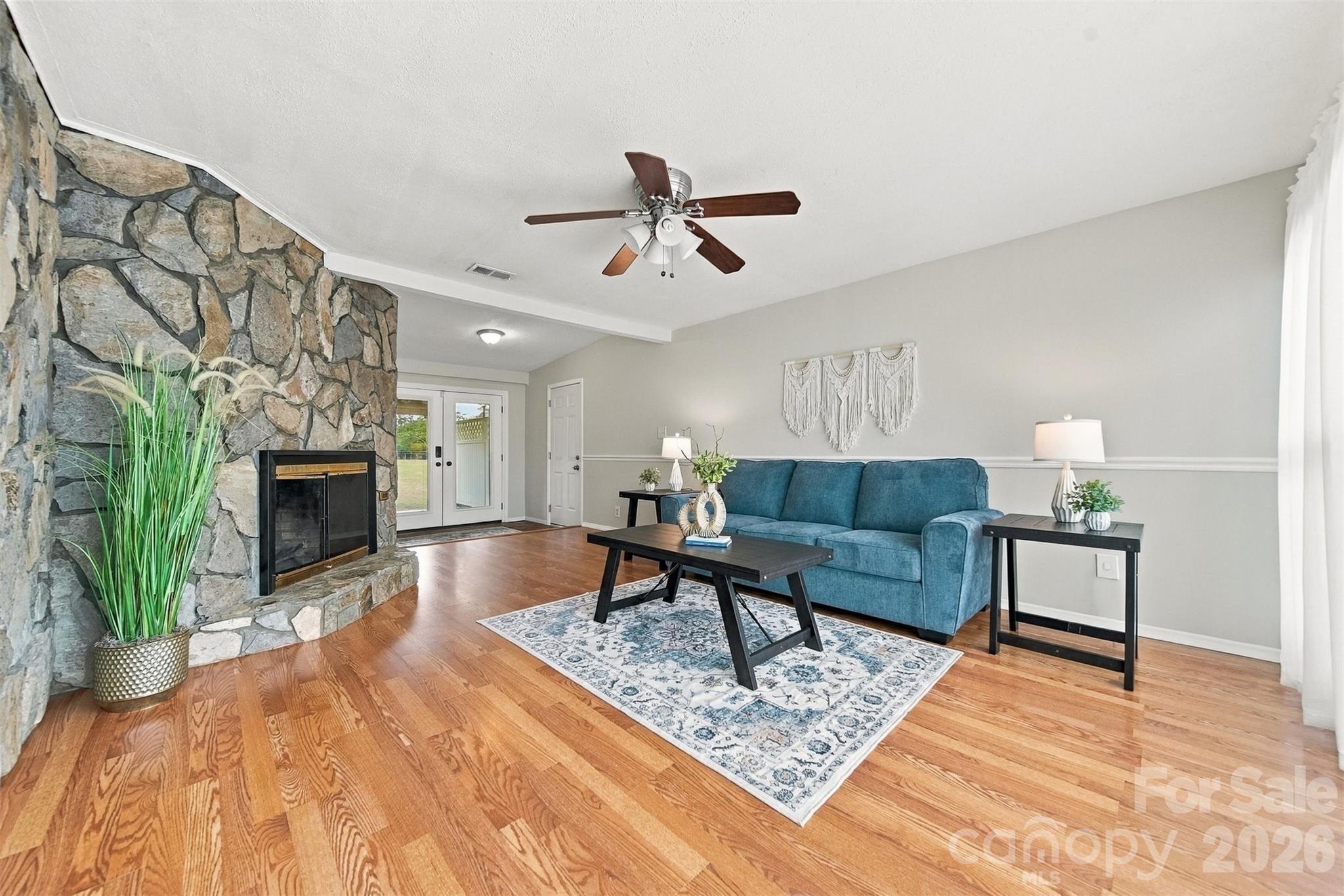 4273 Springs Road Property Photo 8