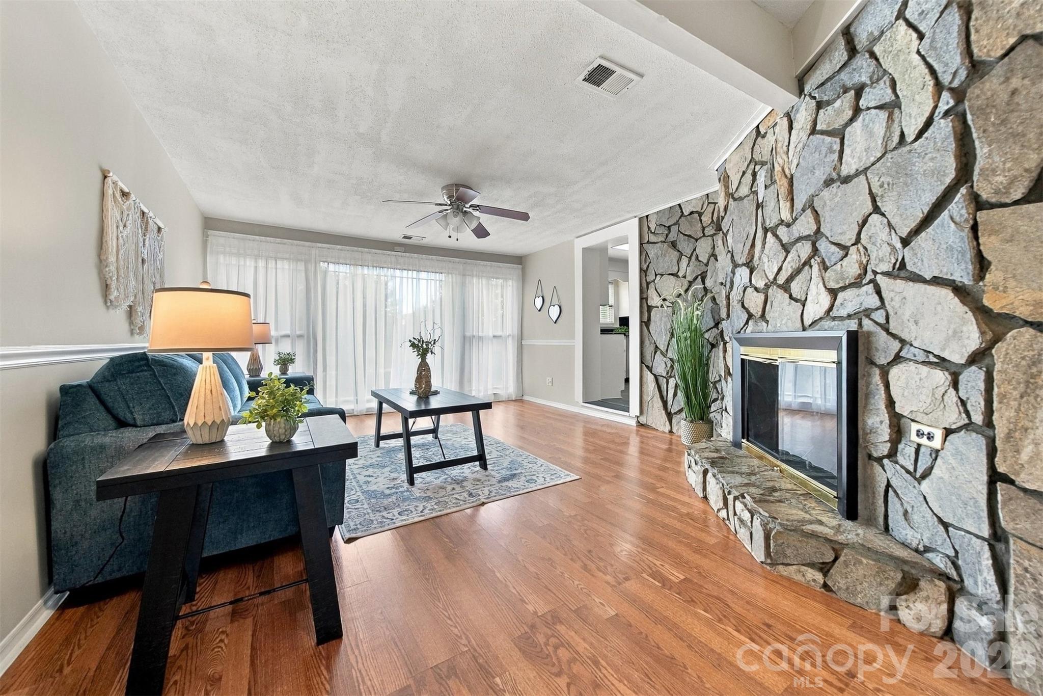 4273 Springs Road Property Photo 8