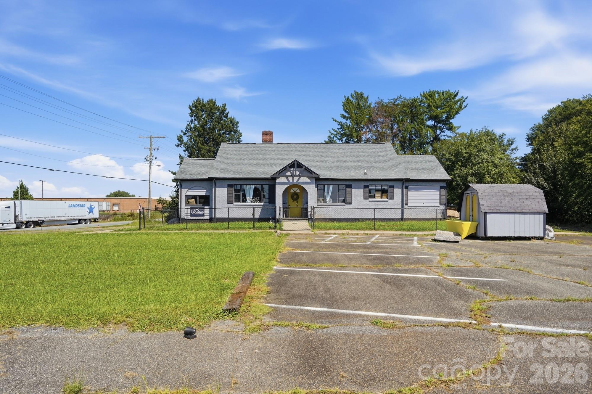 1801 Conover Boulevard Property Photo 7
