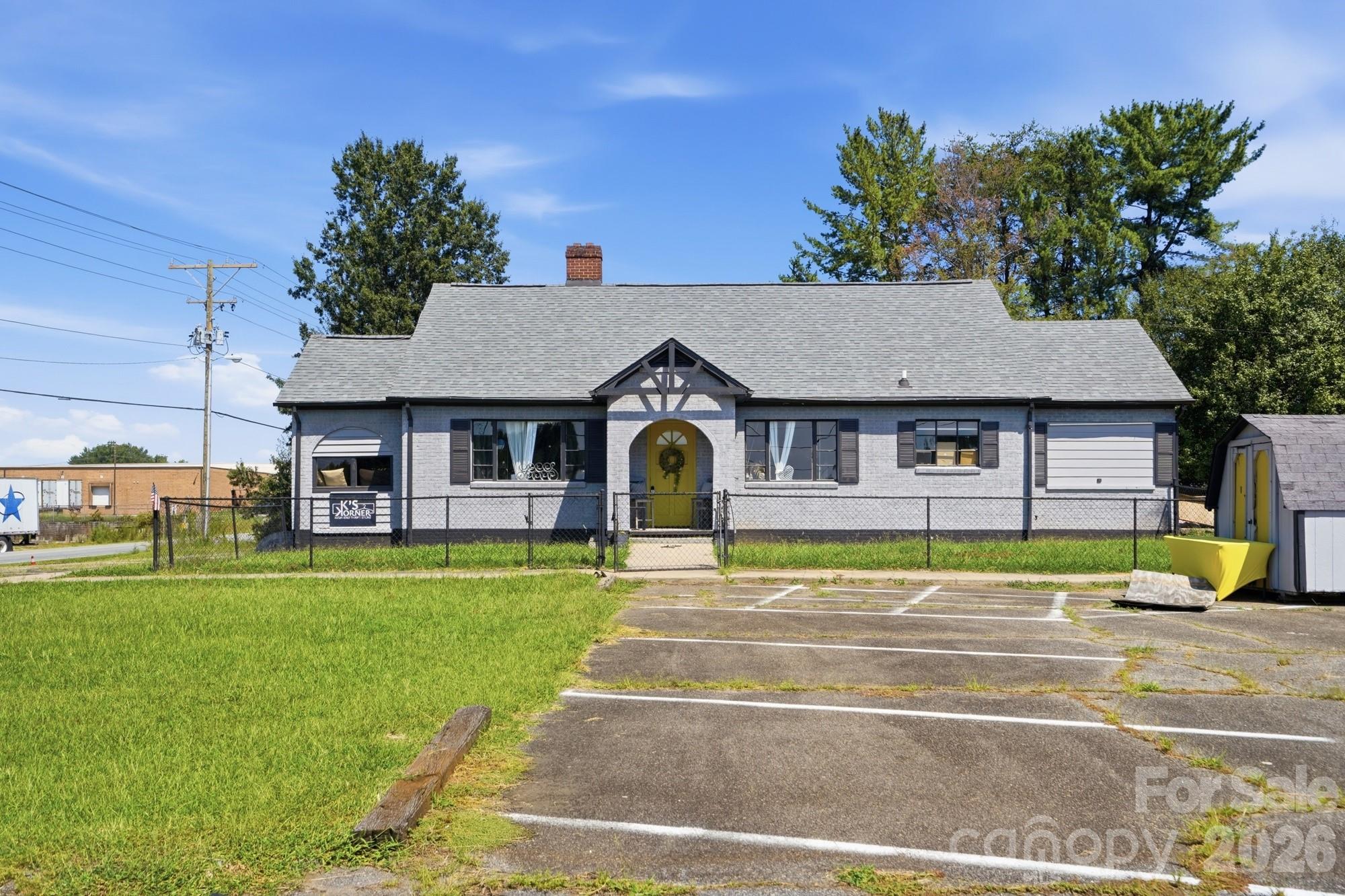 1801 Conover Boulevard Property Photo 8