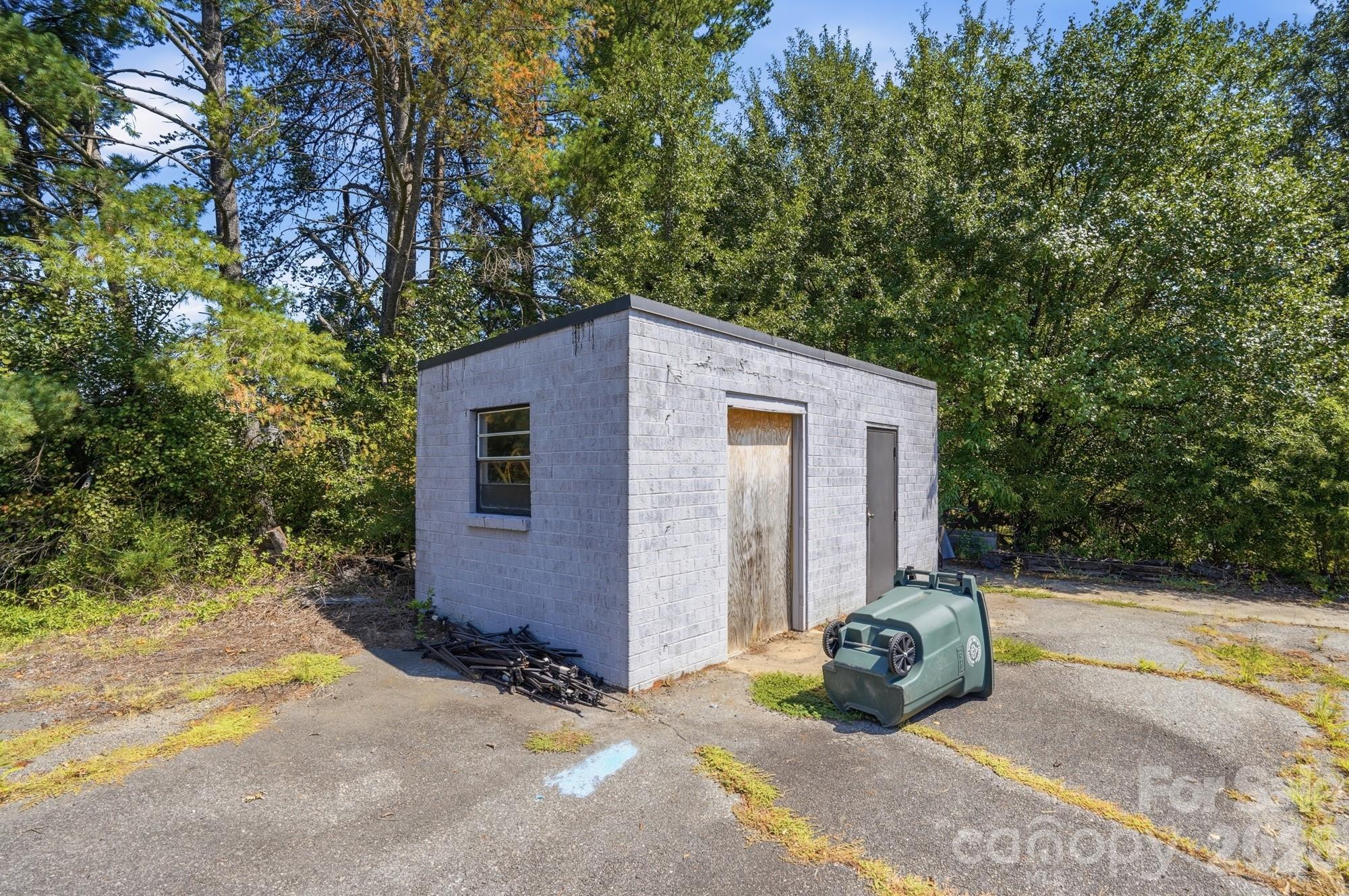 1801 Conover Boulevard Property Photo 11