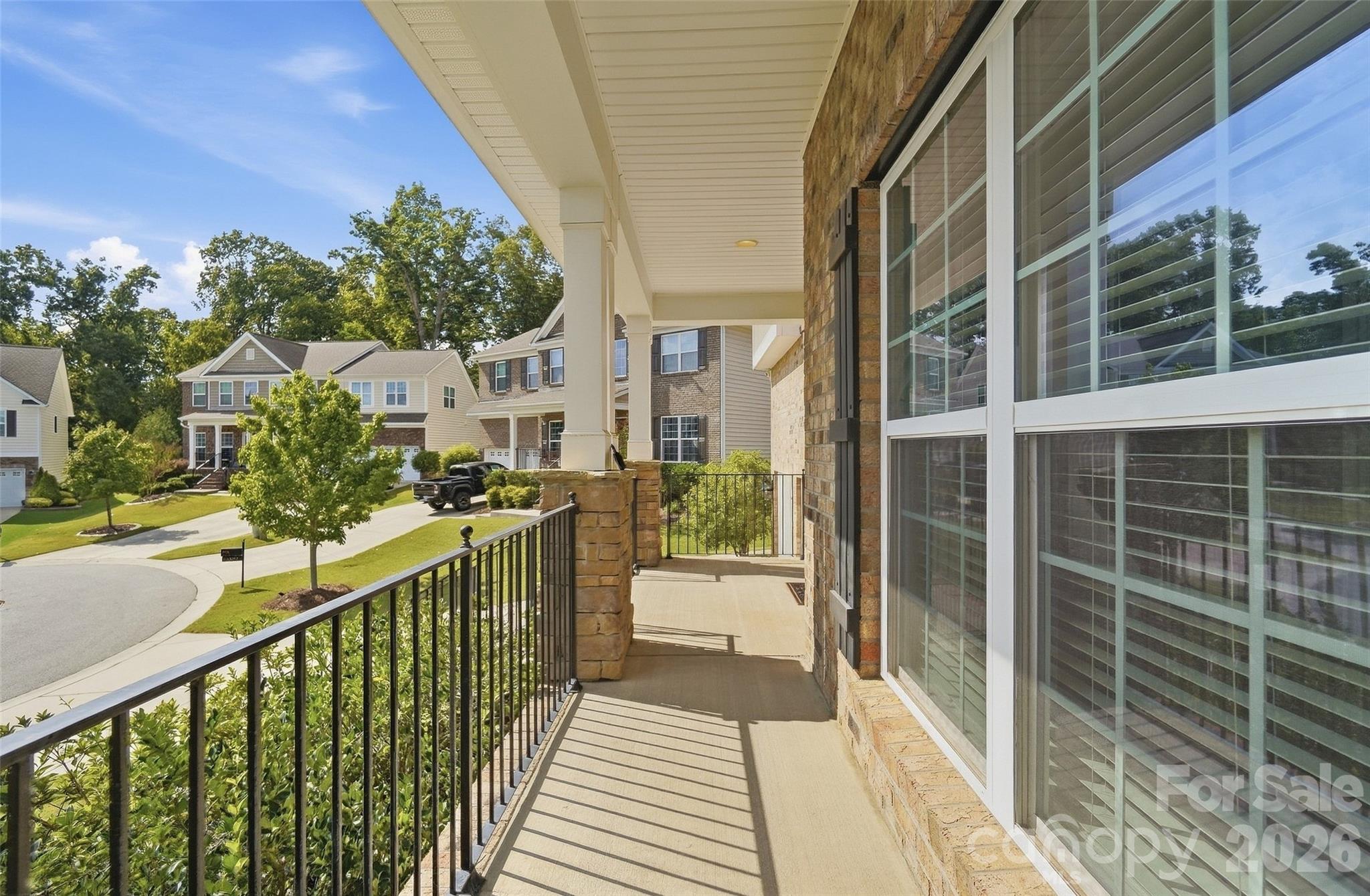 10038 Travertine Trail Property Photo 4