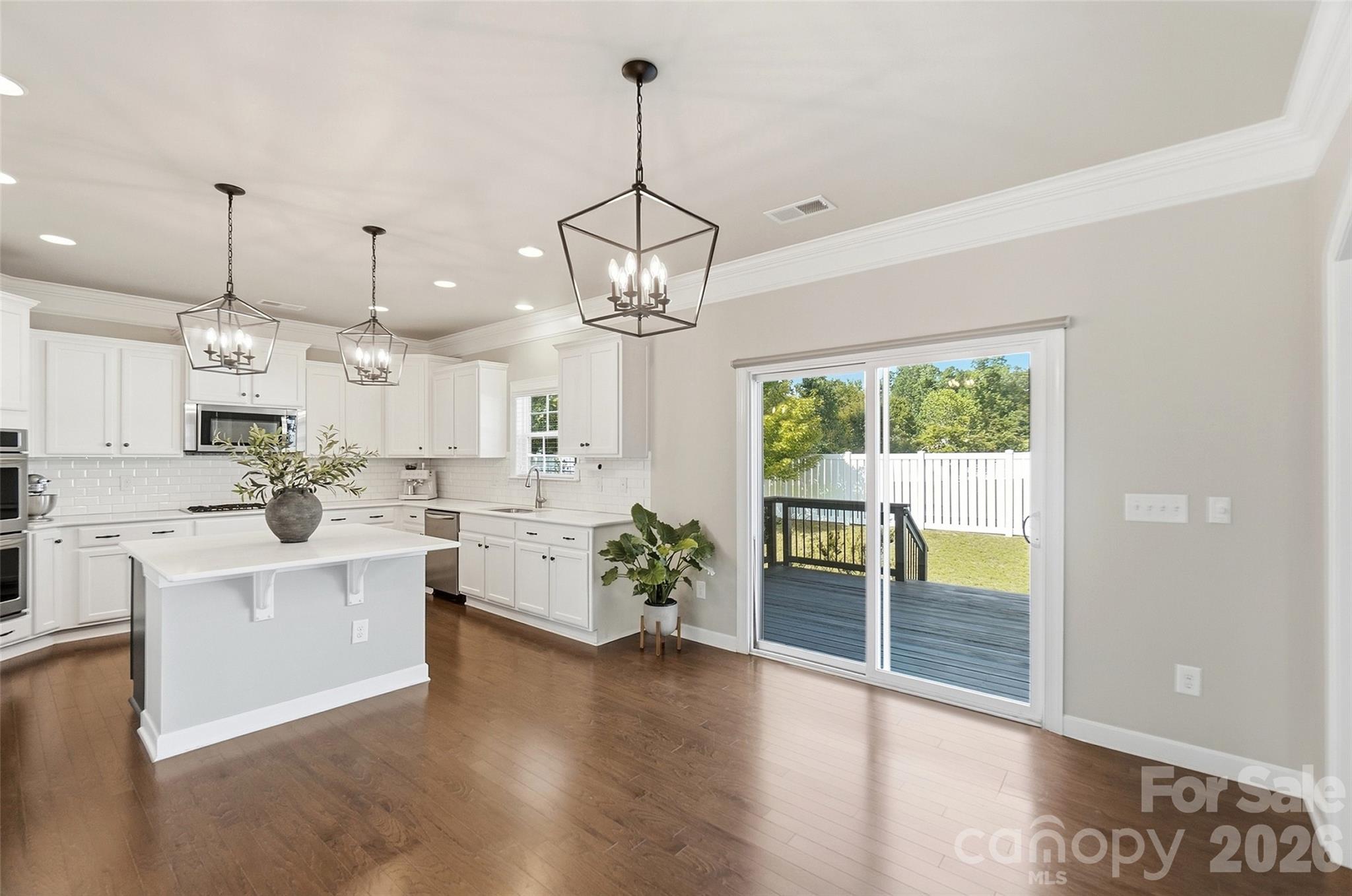 10038 Travertine Trail Property Photo 13