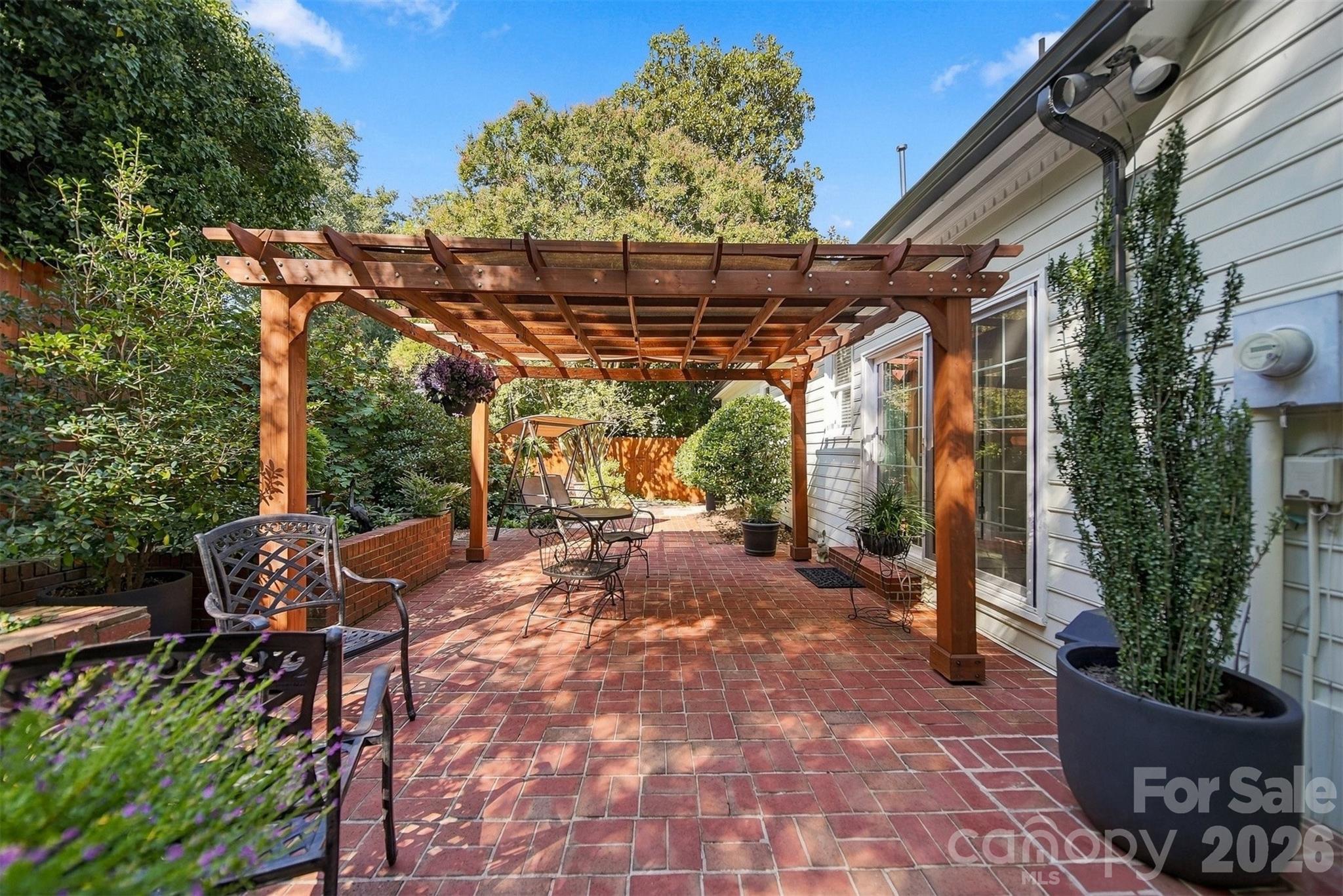 114 6th Avenue Property Photo 34