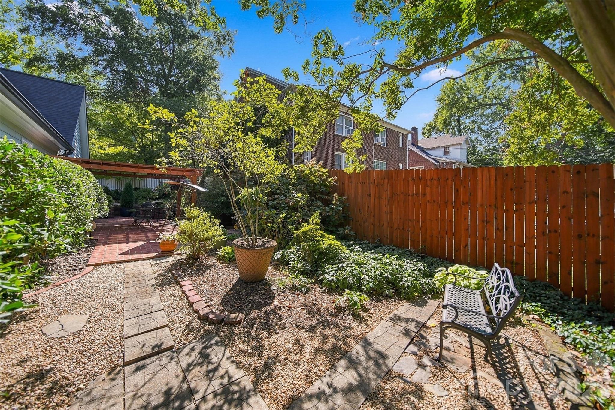 114 6th Avenue Property Photo 41