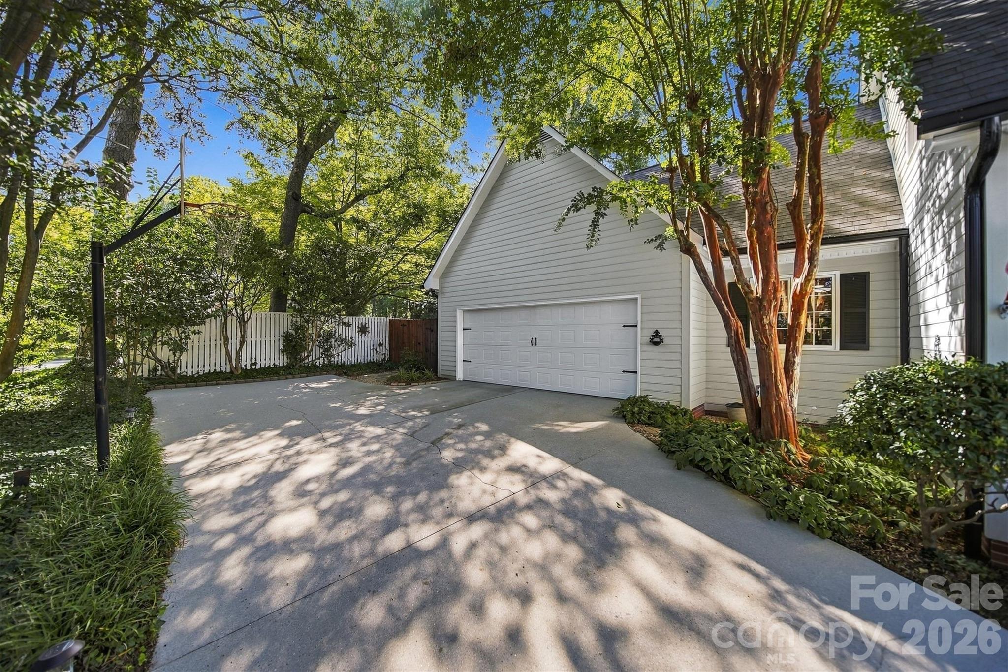 114 6th Avenue Property Photo 42