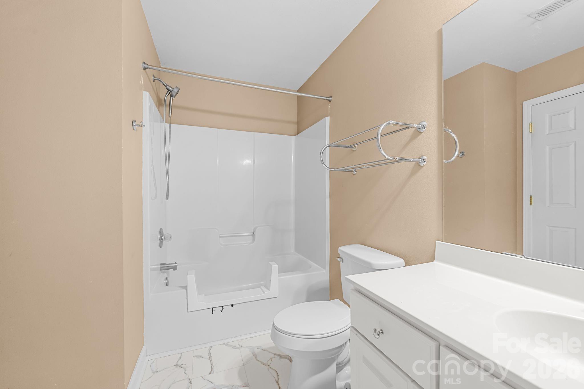 5520 Waverly Lynn Lane Property Photo 12