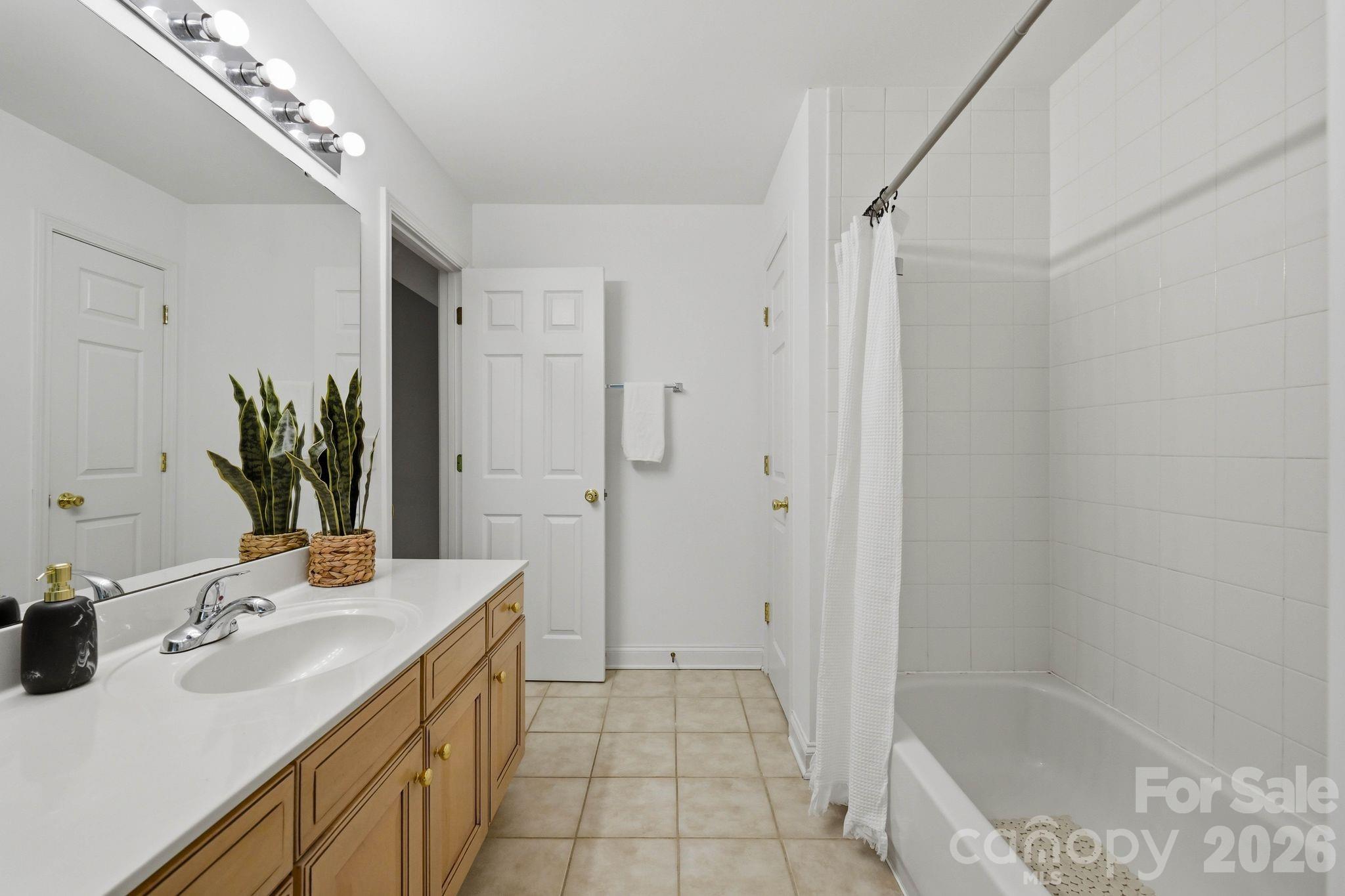 18810 Cloverstone Circle Property Photo 26