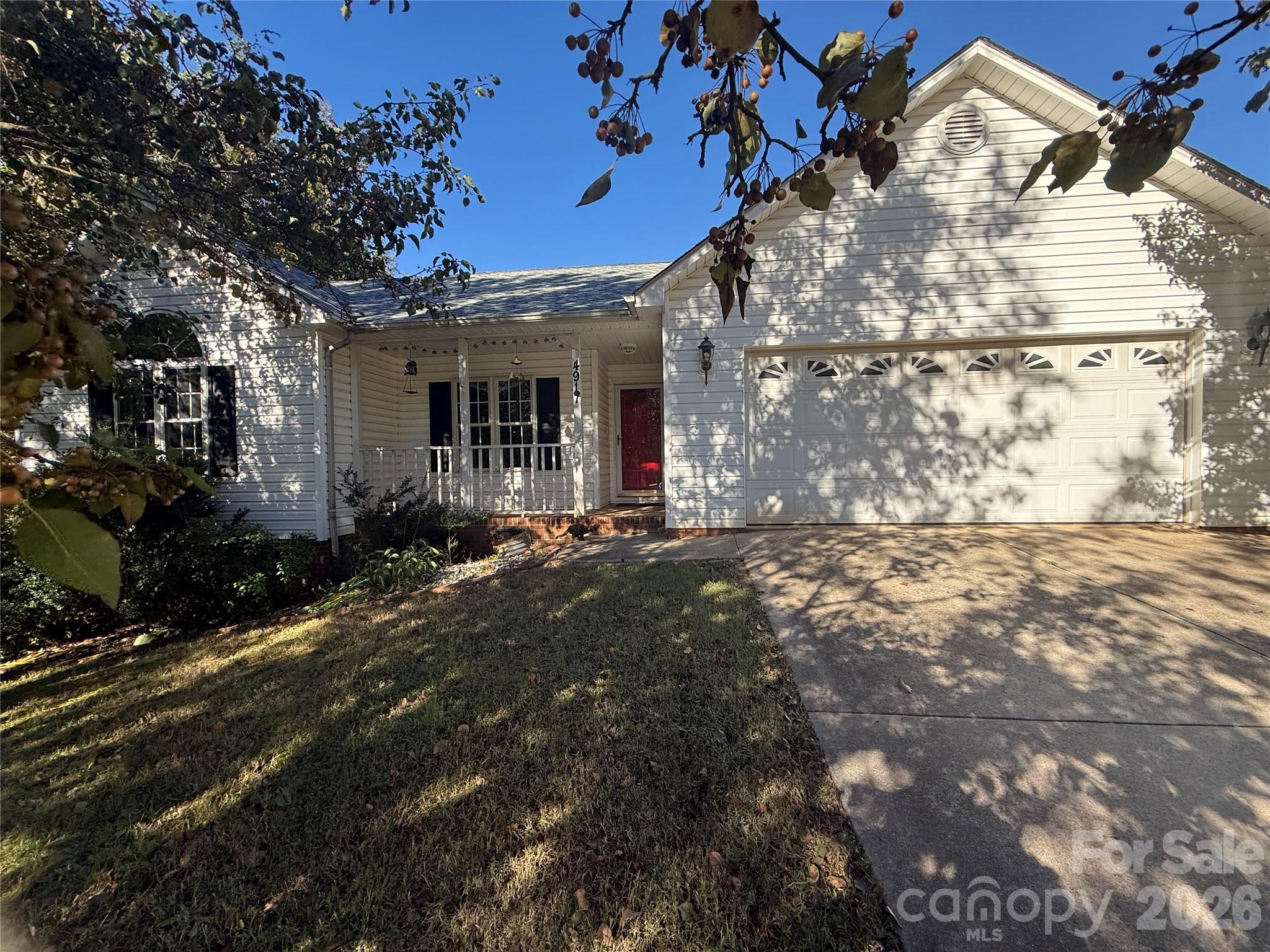 4917 Pond Court Property Photo 1