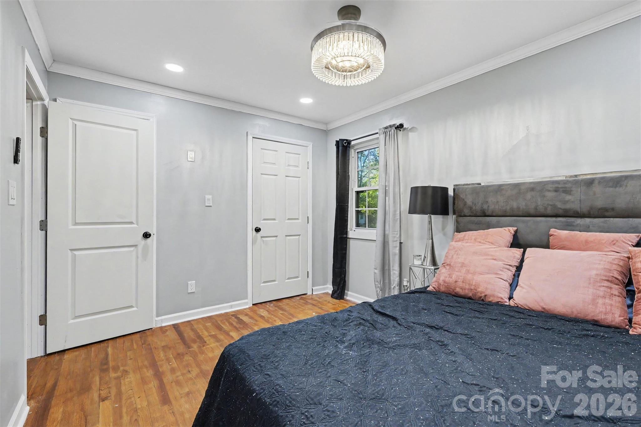 2681 University Drive Property Photo 10