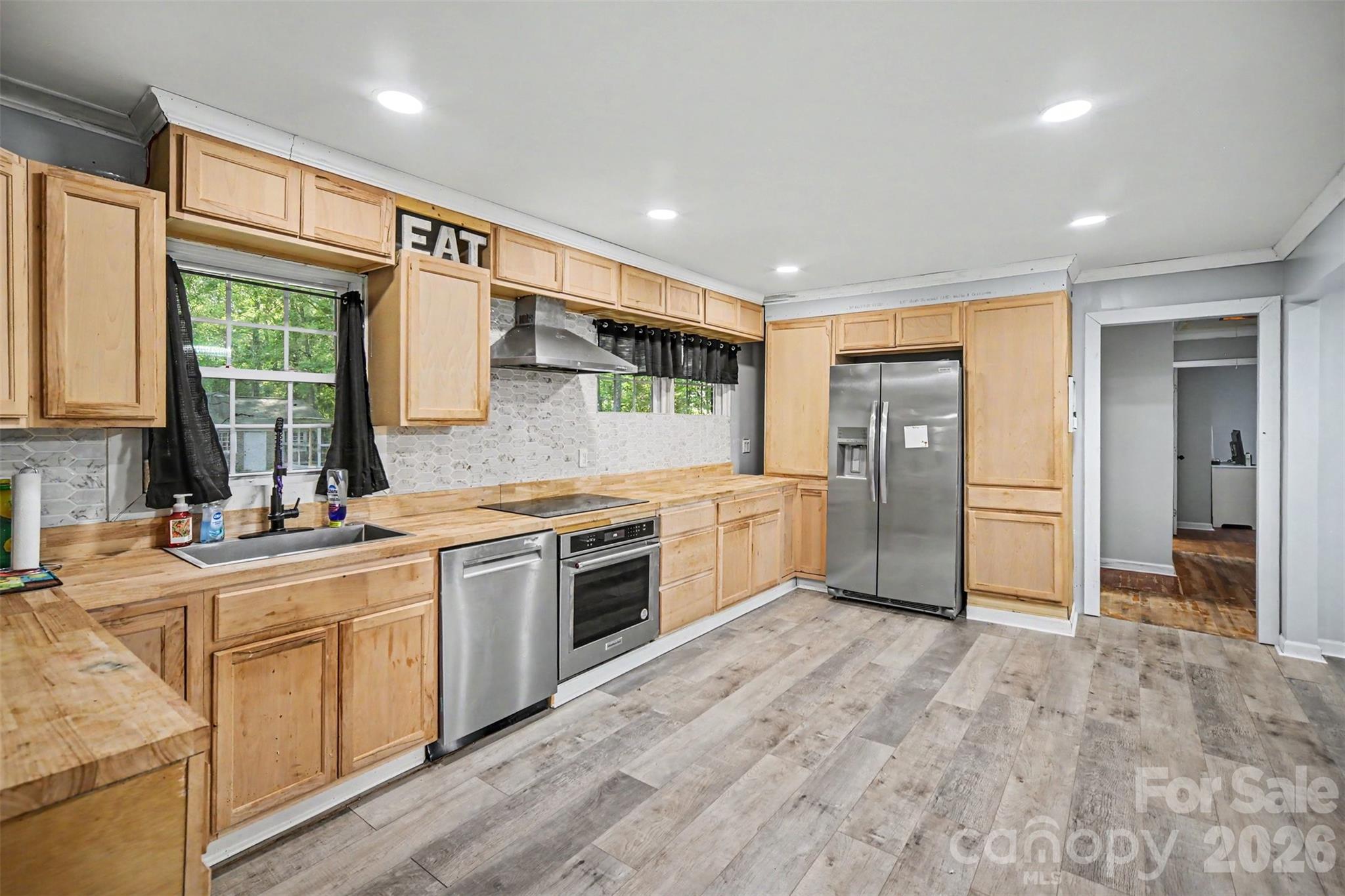 2681 University Drive Property Photo 11
