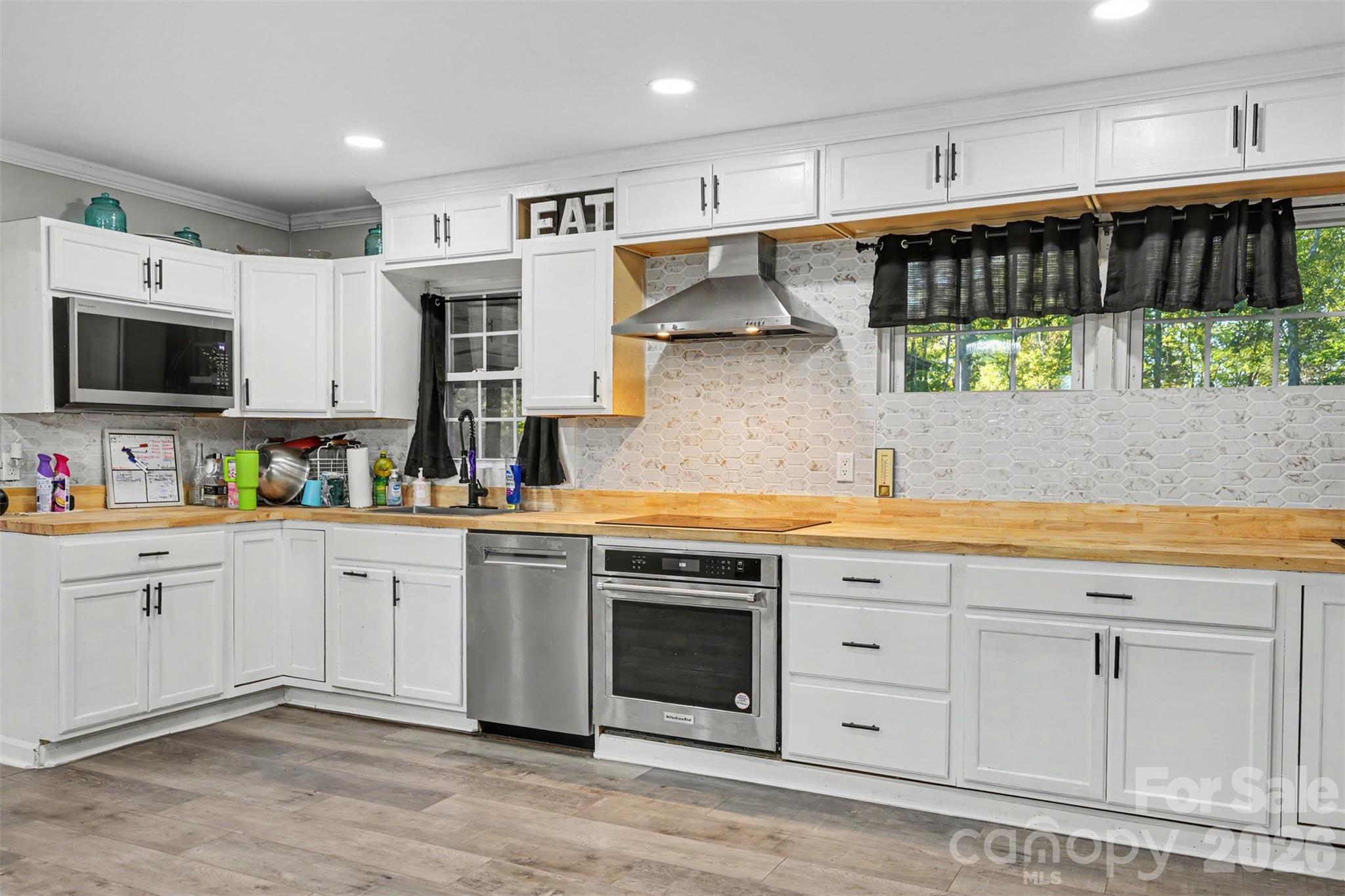 2681 University Drive Property Photo 12