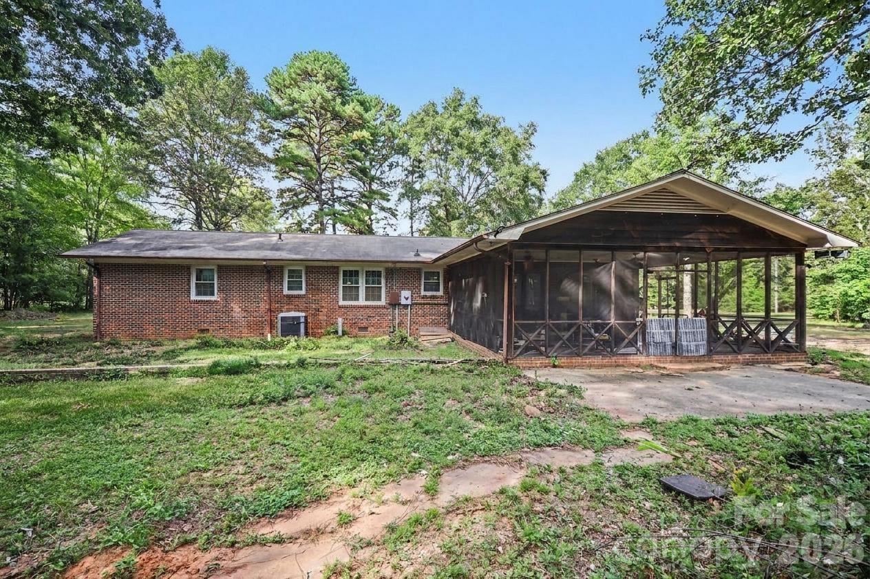 2681 University Drive Property Photo 27