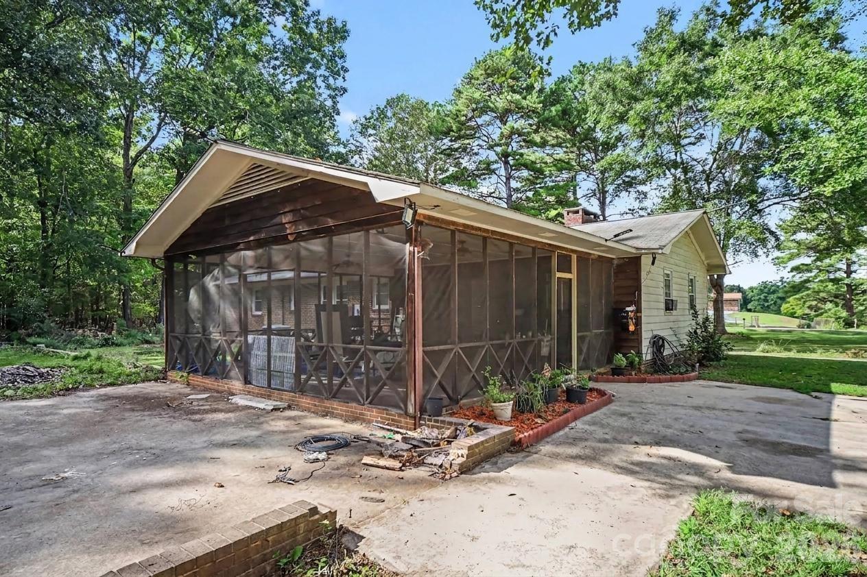 2681 University Drive Property Photo 28