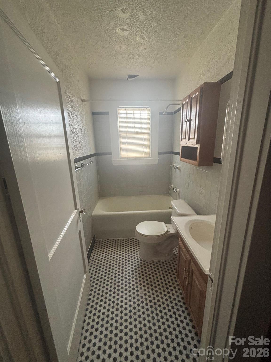 2400 Patterson Avenue Property Photo 4