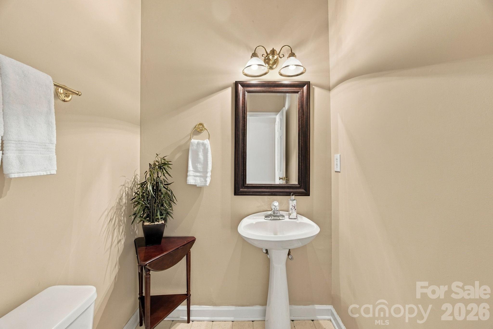 2807 Edgebrook Circle Property Photo 13