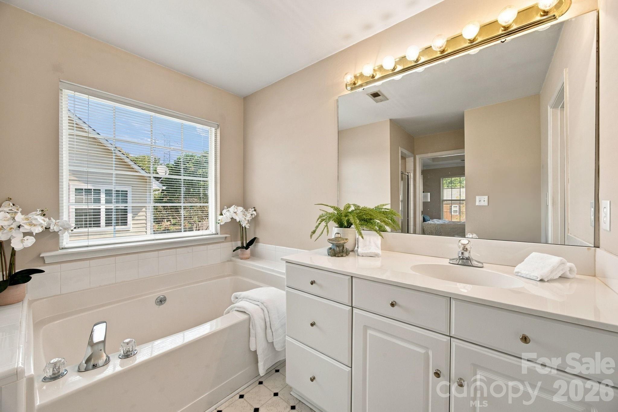 2807 Edgebrook Circle Property Photo 20