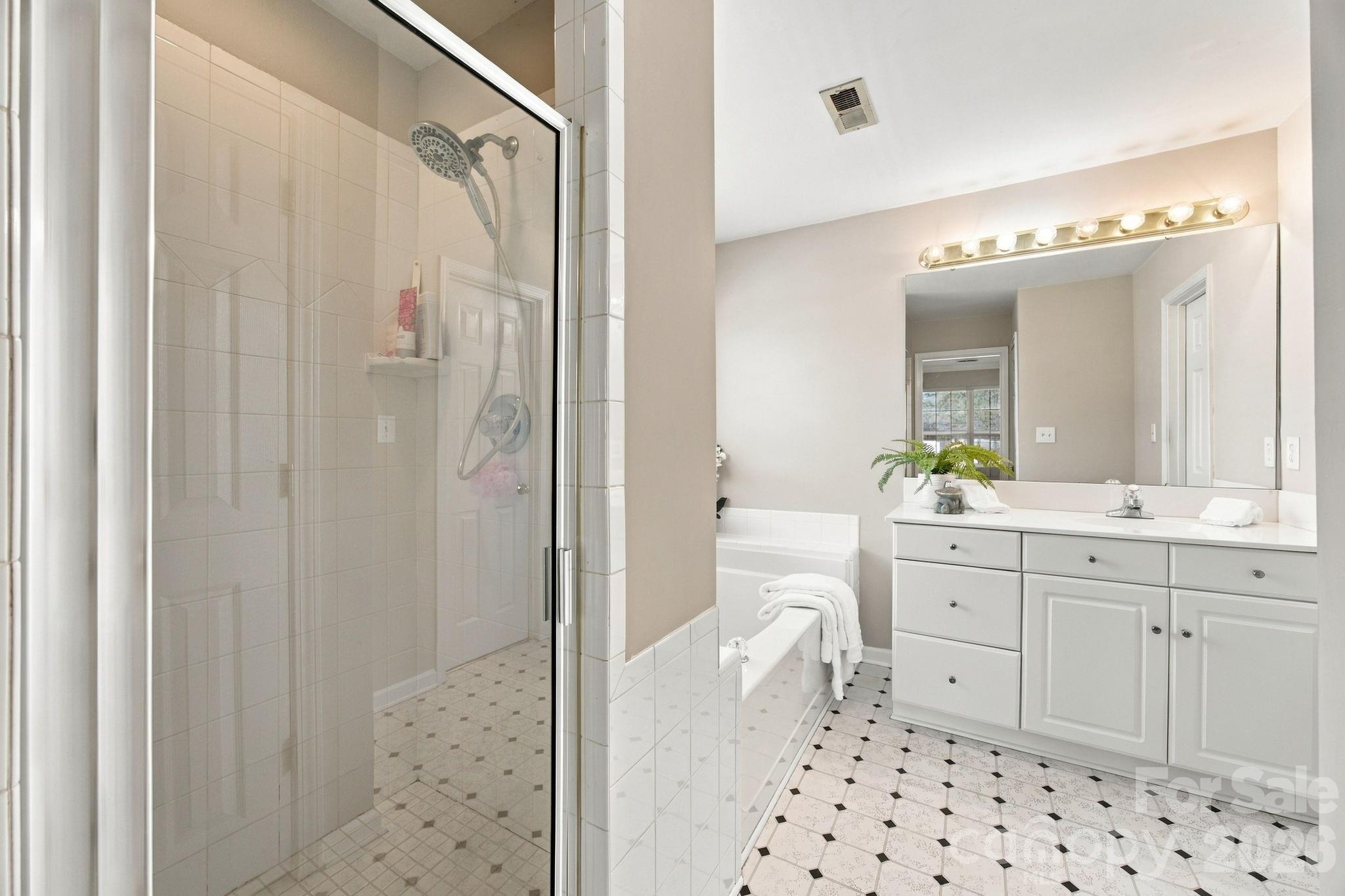 2807 Edgebrook Circle Property Photo 21