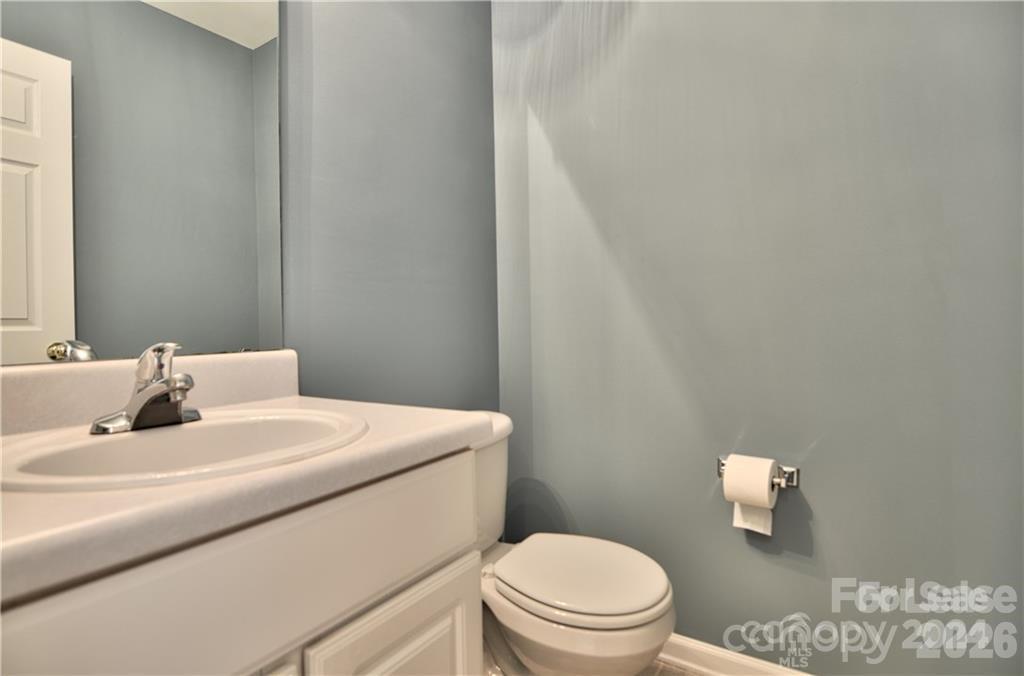 19243 Kanawha Drive Property Photo 4