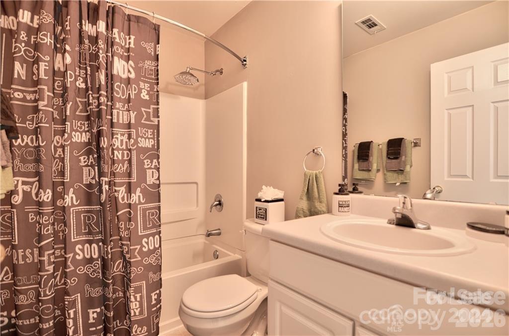 19243 Kanawha Drive Property Photo 10