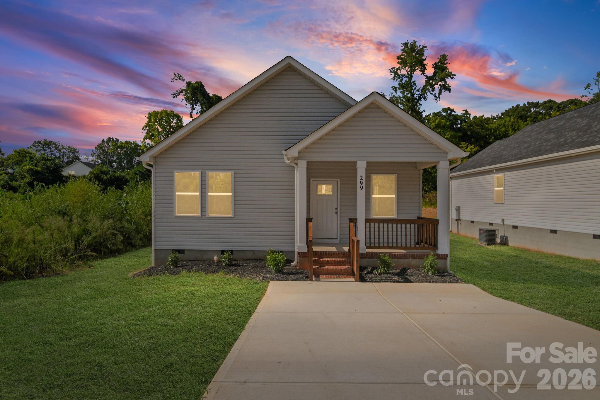 299 N Long Street Property Photo 1