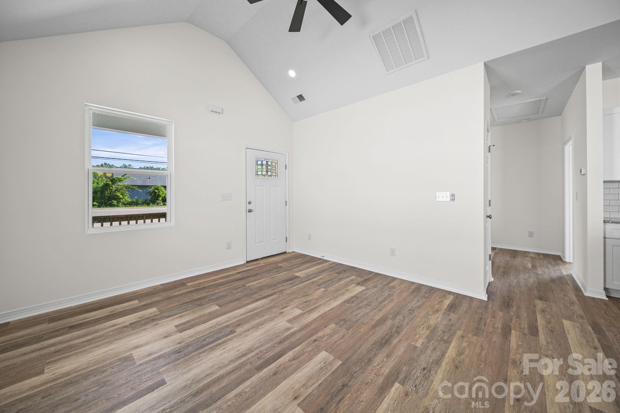 299 N Long Street Property Photo 6