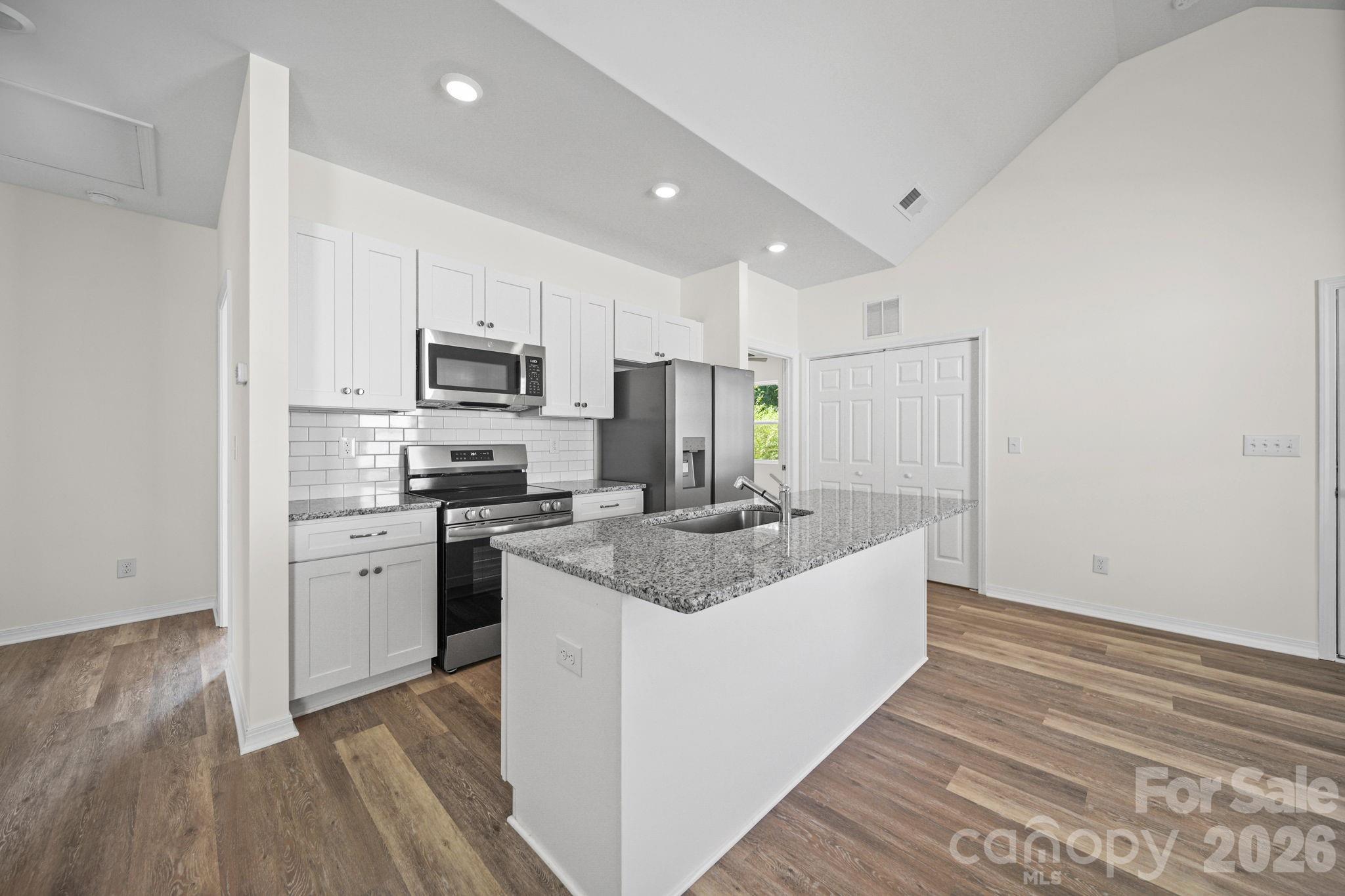299 N Long Street Property Photo 11