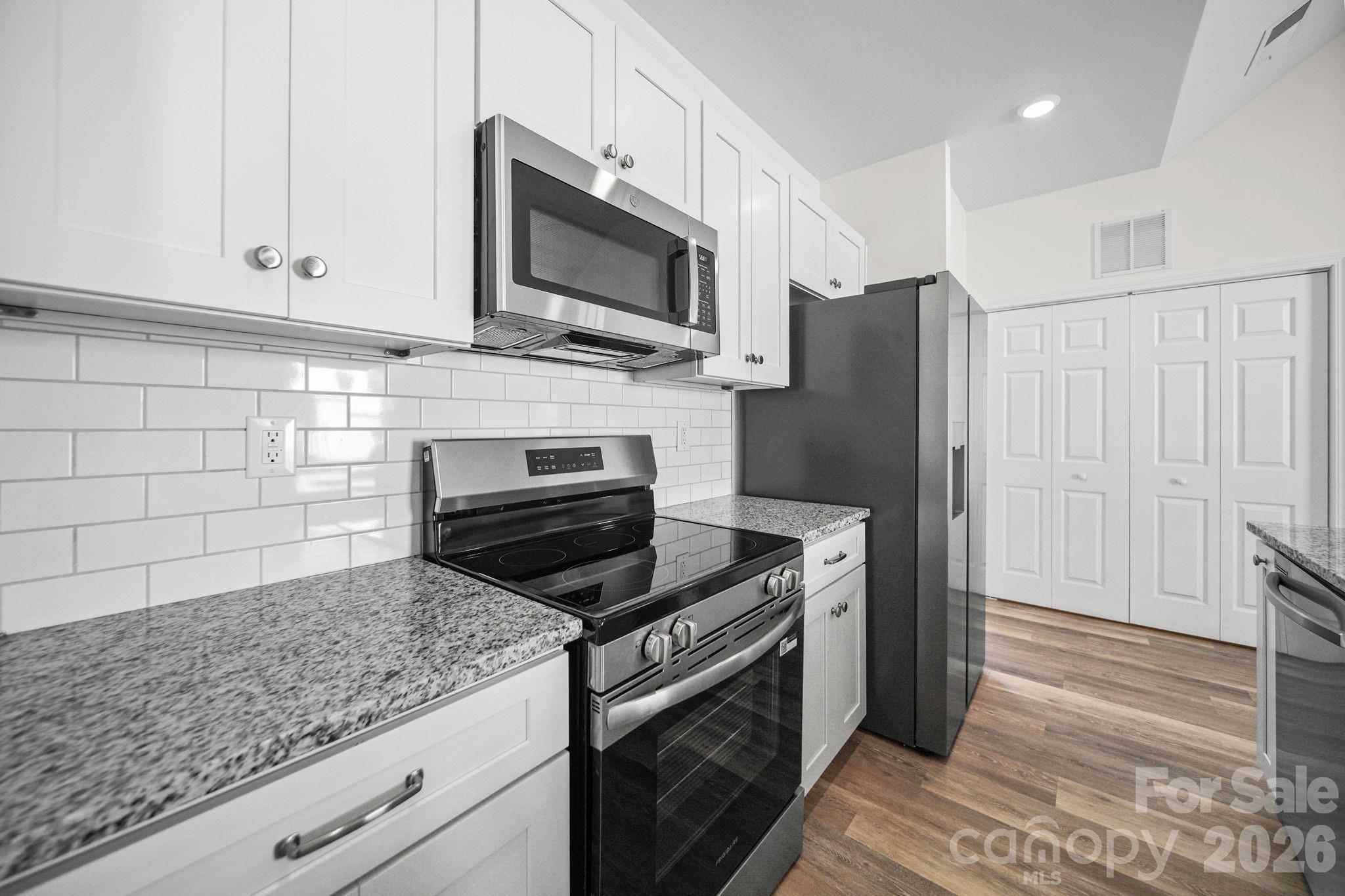299 N Long Street Property Photo 12