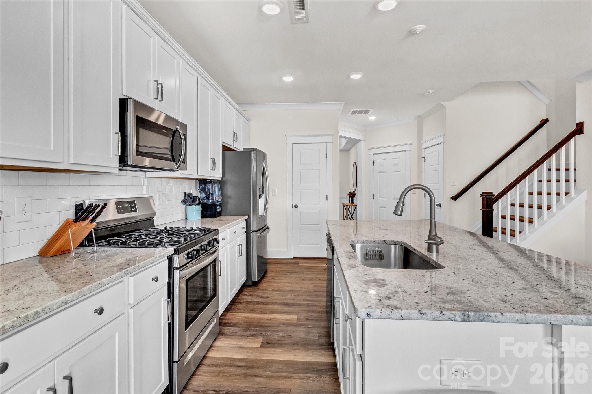2149 Bexar Trail Property Photo 12