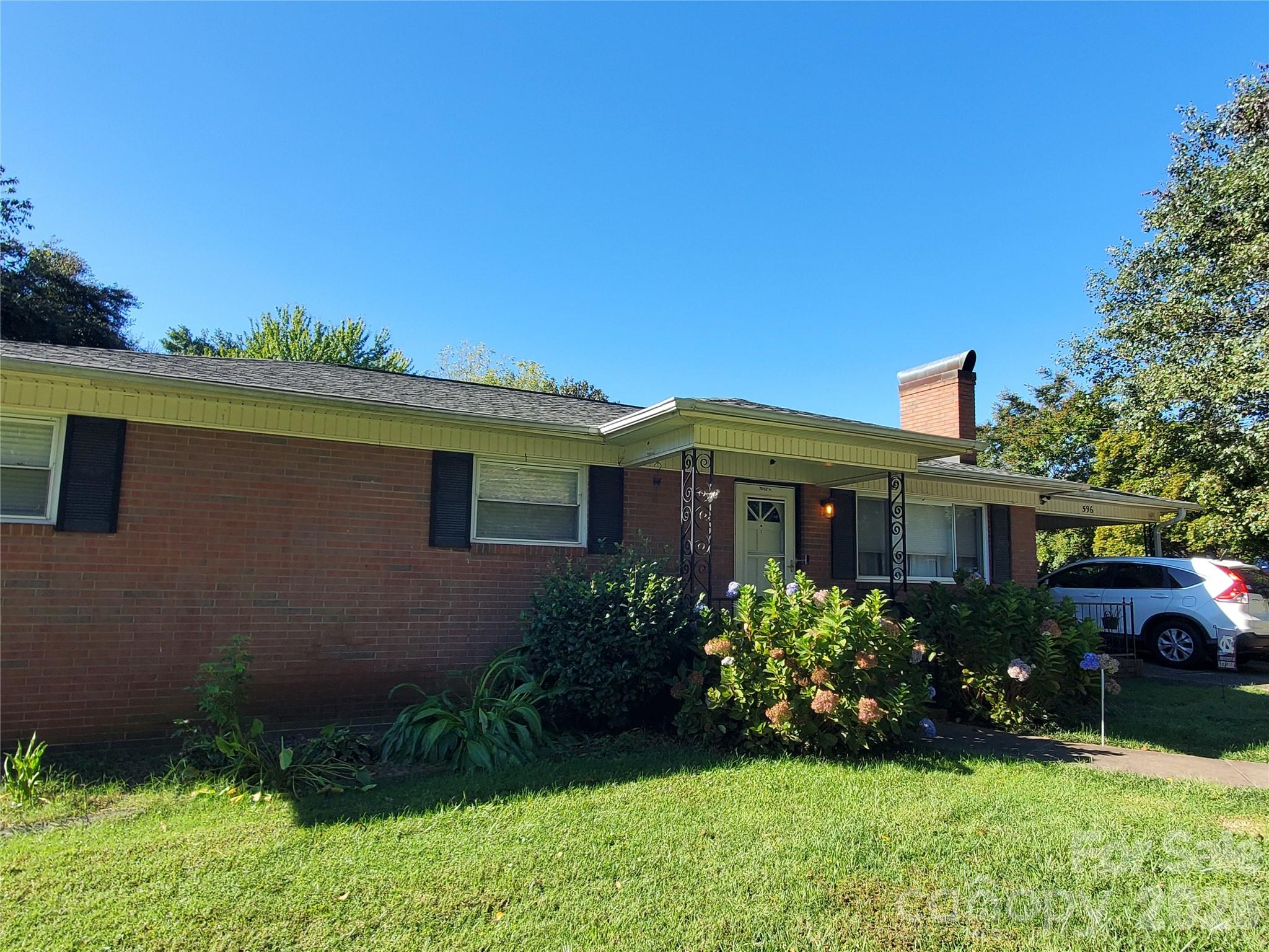 596 Georgia Avenue Property Photo 2