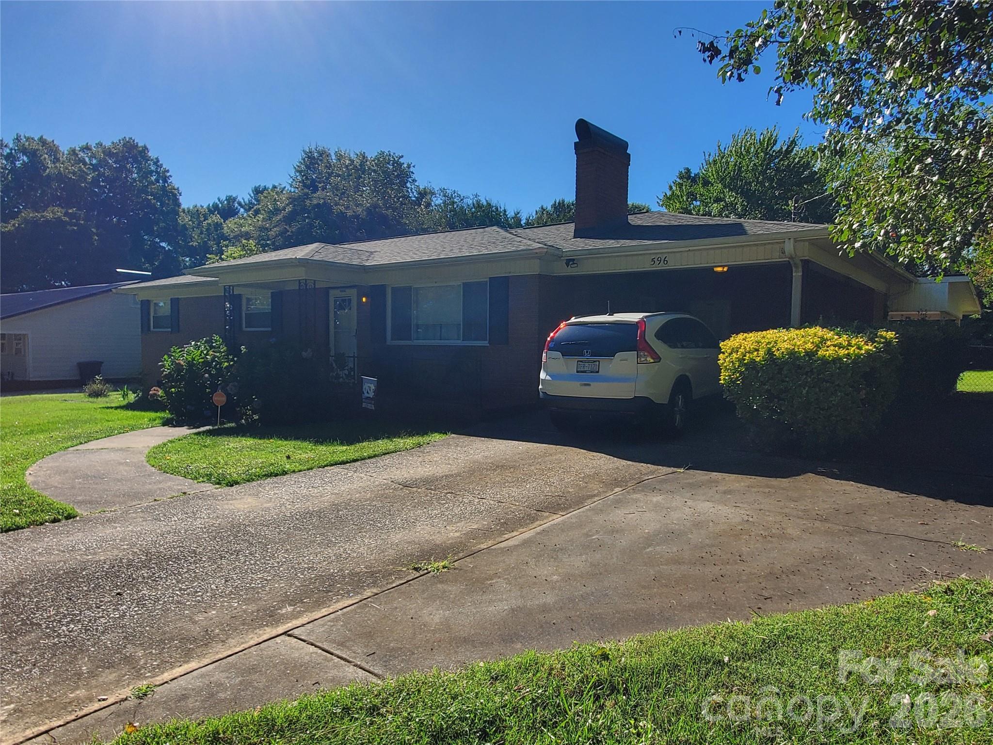 596 Georgia Avenue Property Photo 3