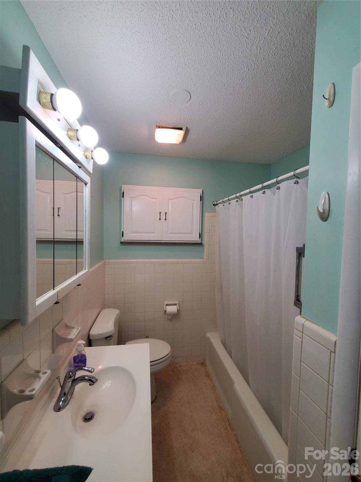596 Georgia Avenue Property Photo 33