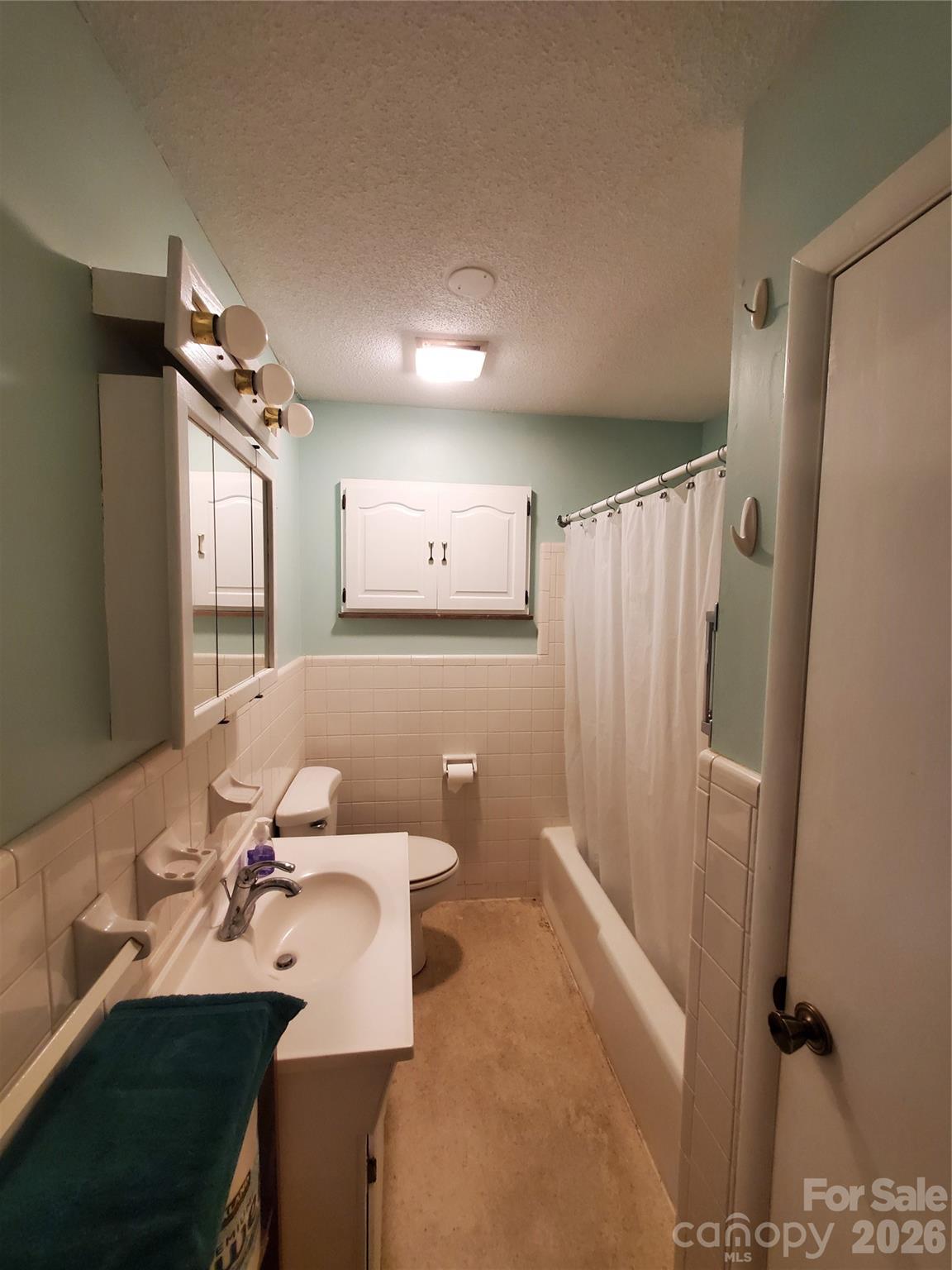 596 Georgia Avenue Property Photo 34