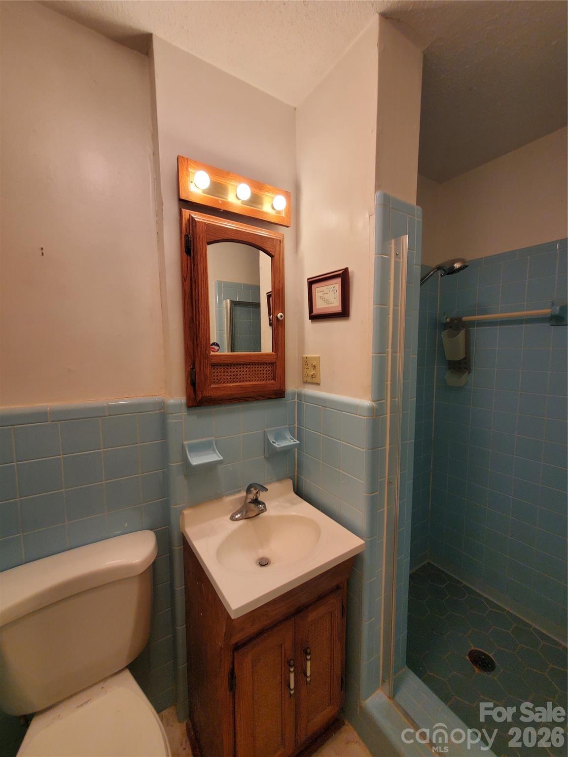 596 Georgia Avenue Property Photo 35