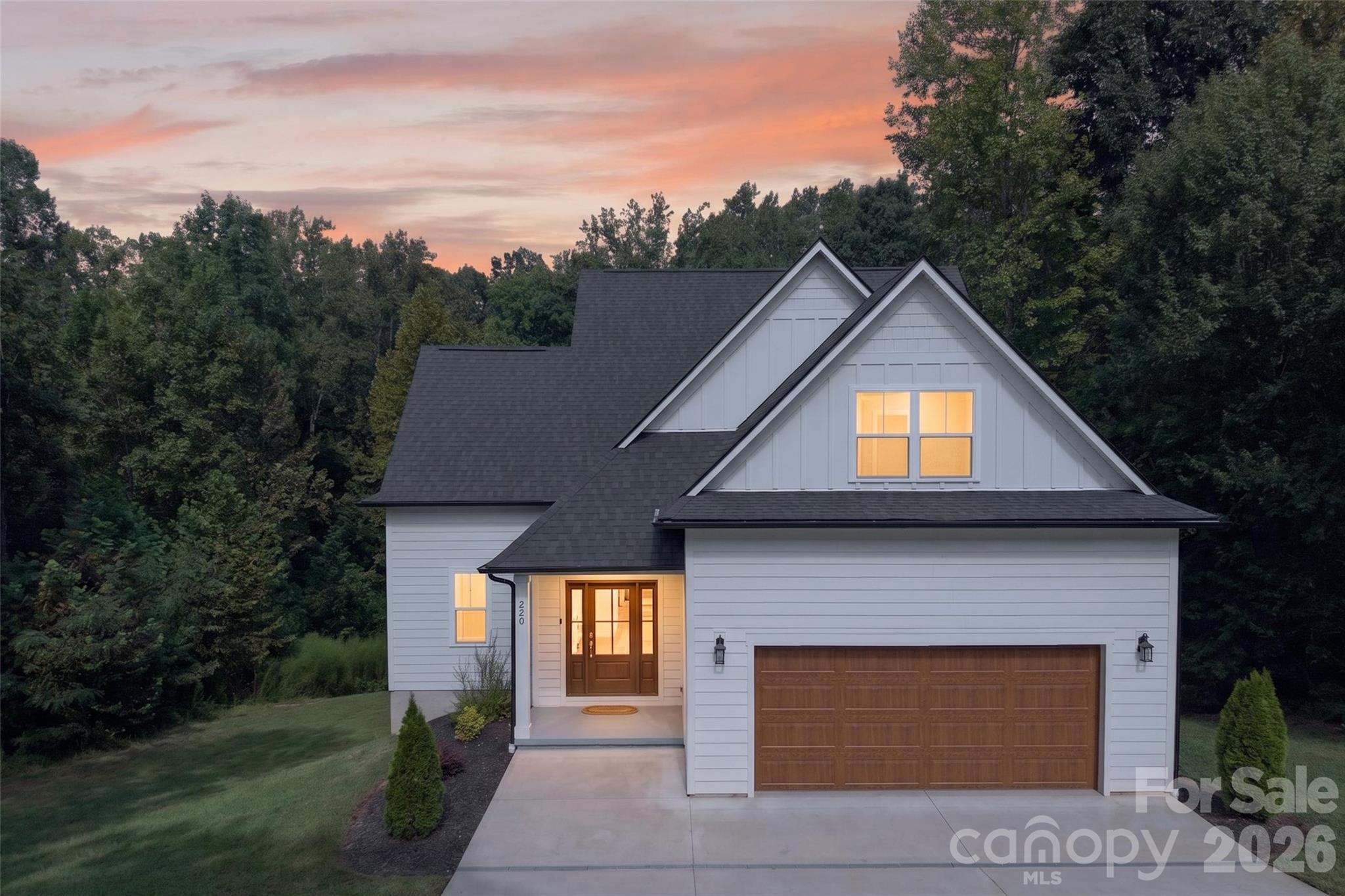 229 Shenandoah Loop Property Photo 1