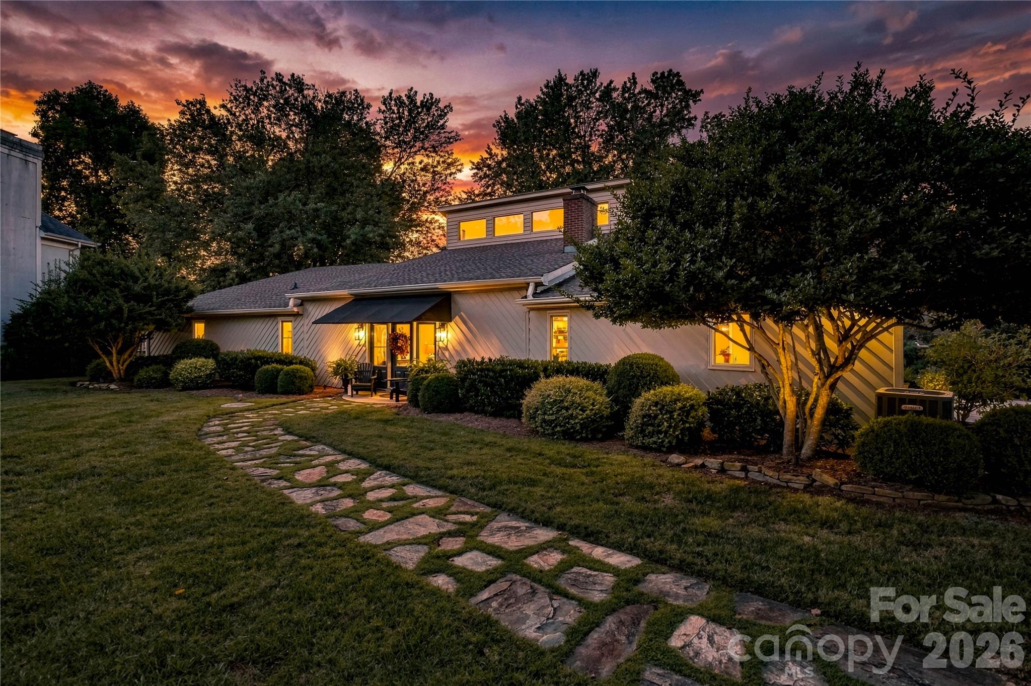 8172 Malibu Pointe Lane Property Photo 3