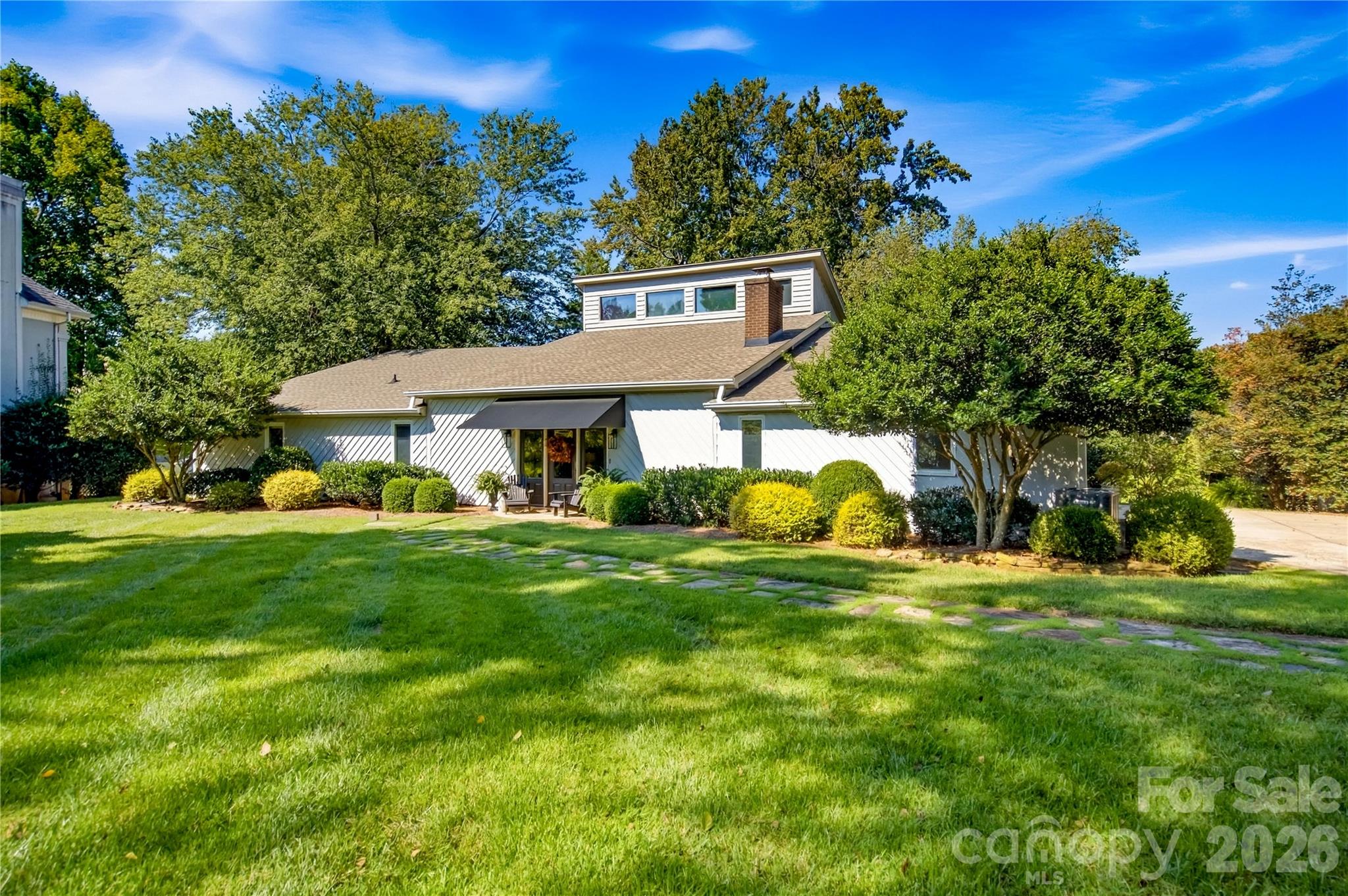 8172 Malibu Pointe Lane Property Photo 4